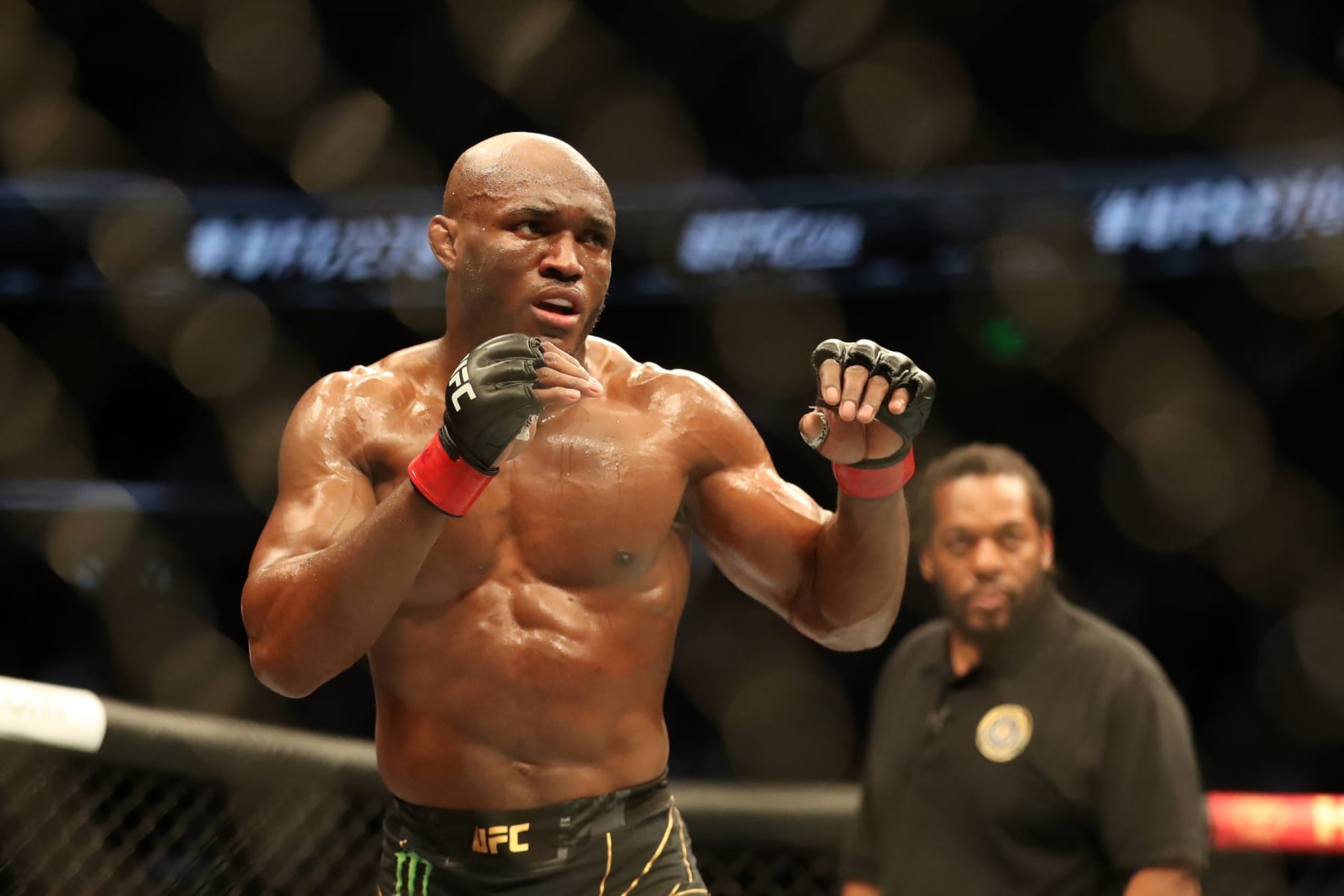 SALT LAKE CITY, UT - AUGUST 20: Kamaru Usman battles Leon Edwards in their Welterweight title bout during the UFC 278 at the Vivint Arena on August 20, 2022 in Salt Lake City, Utah, United States.
(Photo by Alejandro Salazar/PxImages/Icon Sportswire via Getty Images)