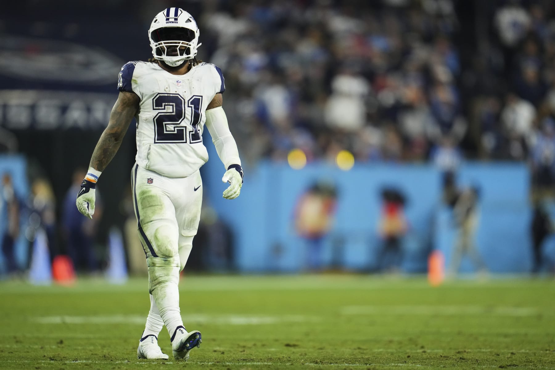 RB Ezekiel Elliott