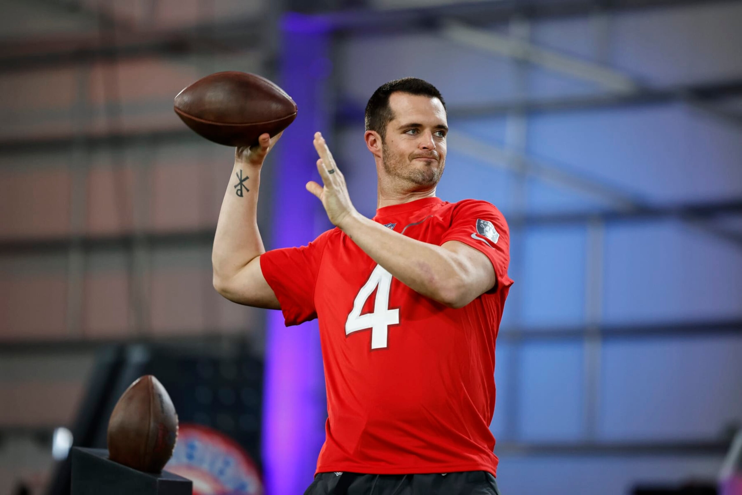 QB Derek Carr