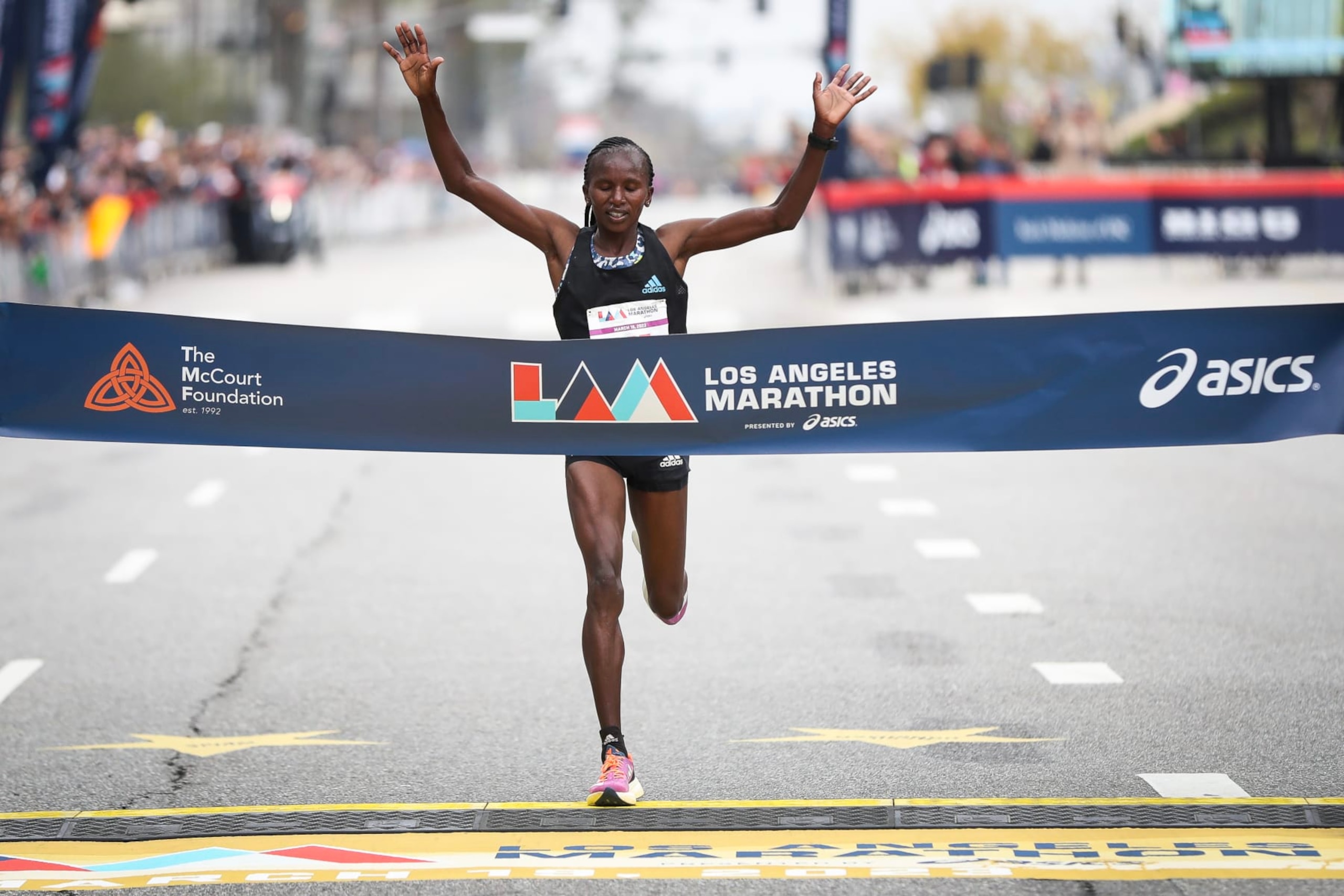 LOS ANGELES, CALIFORNIA - MARCH 19: Stacy Ndiwa of Kenya wins the women's elite Los Angeles Marathon on March 19, 2023 in Los Angeles, California. (Photo by Meg Oliphant/Getty Images) LOS ANGELES, CALIFORNIA - MARCH 19: Stacy Ndiwa of Kenya wins the women's elite Los Angeles Marathon on March 19, 2023 in Los Angeles, California. (Photo by Meg Oliphant/Getty Images)
