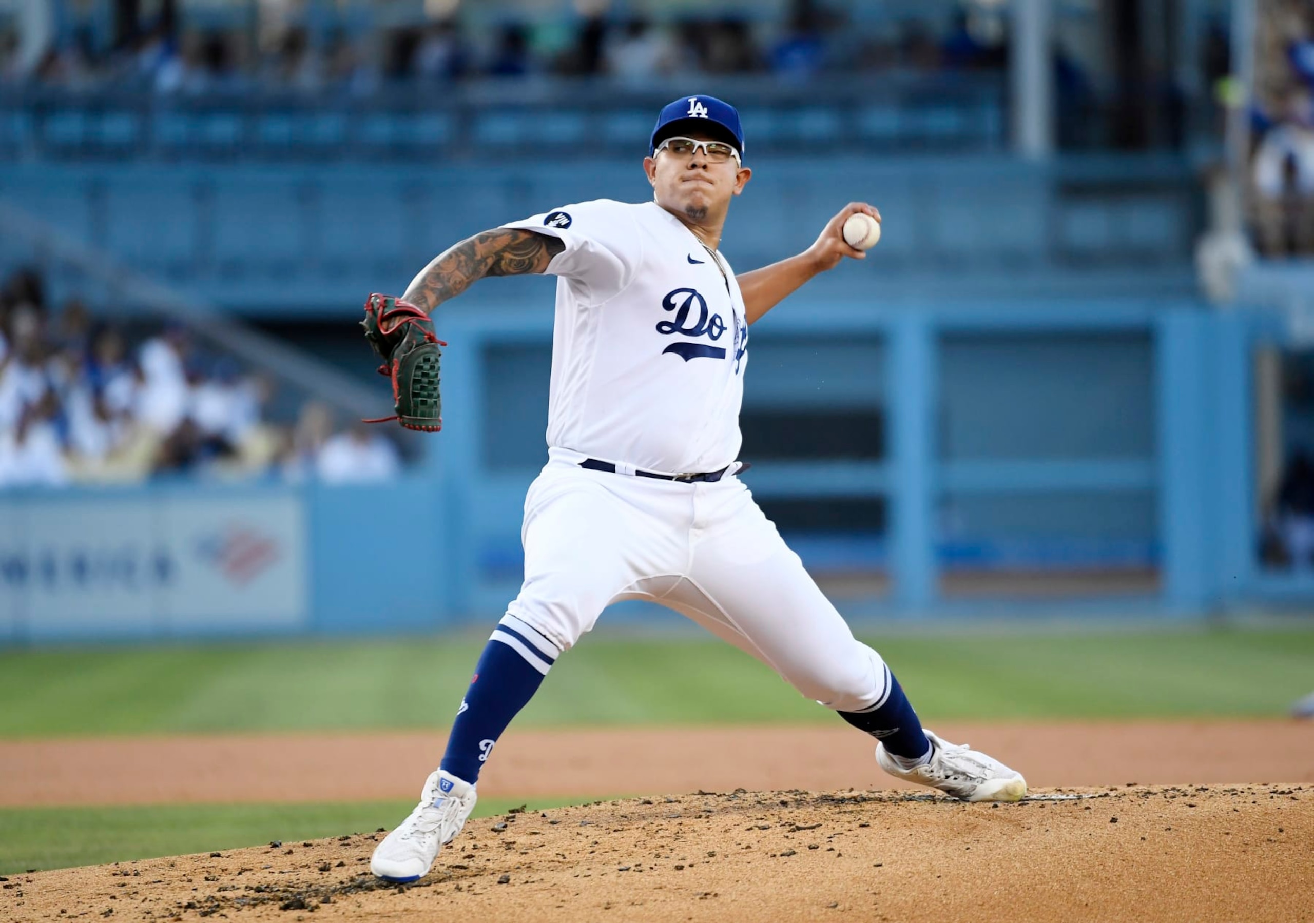 LOS ANGELES, CA - SEPTEMBER 03: Starting pitcher Julio Urias #7 of the Los Angeles Dodgers throws against the San Diego Padres during the second inning at Dodger Stadium on September 3, 2022 in Los Angeles, California. (Photo by Kevork Djansezian/Getty Images)