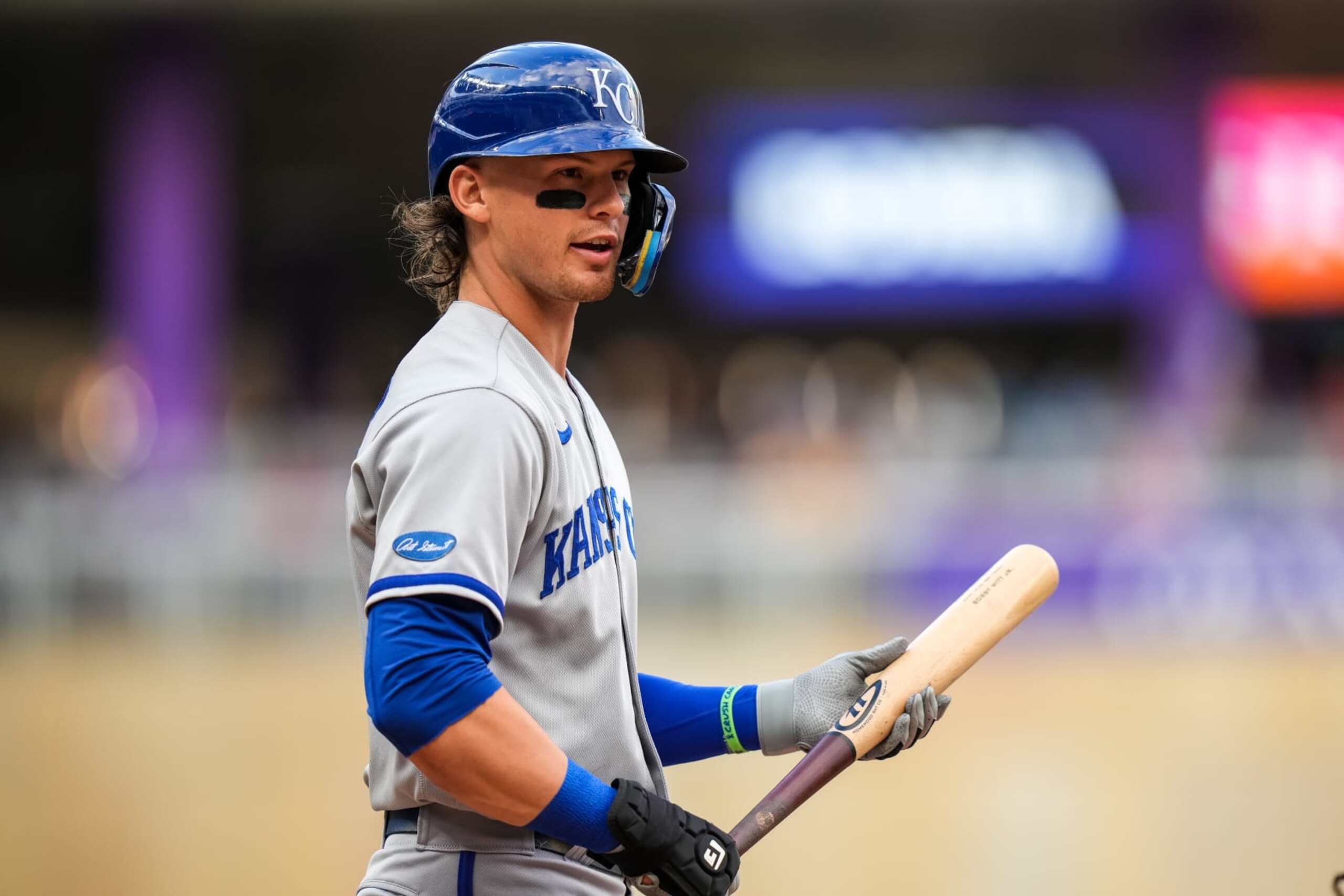 MINNEAPOLIS, MN - AUGUST 15 Bobby Witt Jr. #7 of the Kansas City Royals looks on against the Minnesota Twins on August 15, 2022 at Target Field in Minneapolis, Minnesota. (Photo by Brace Hemmelgarn/Minnesota Twins/Getty Images)
