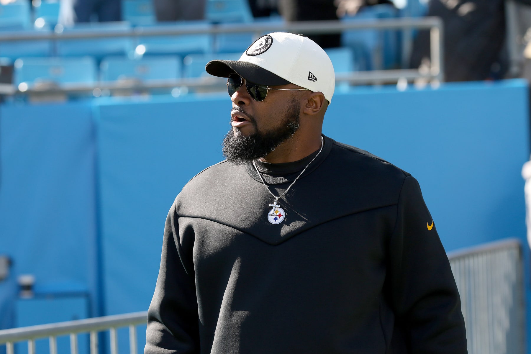 CHARLOTTE, NC - DECEMBER 18: Pittsburgh Steelers head coach Mike Tomlin during an NFL football game between the Pittsburg Steelers and the Carolina Panthers on December 18, 2022 at Bank of America Stadium in Charlotte, N.C. (Photo by John Byrum/Icon Sportswire via Getty Images)