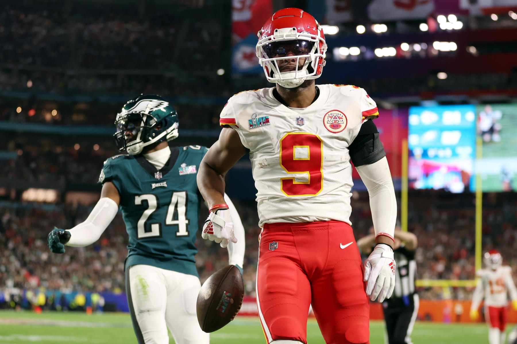 GLENDALE, ARIZONA - FEBRUARY 12: JuJu Smith-Schuster #9 of the Kansas City Chiefs reacts after a play against the Philadelphia Eagles during the fourth quarter in Super Bowl LVII at State Farm Stadium on February 12, 2023 in Glendale, Arizona. (Photo by Christian Petersen/Getty Images)