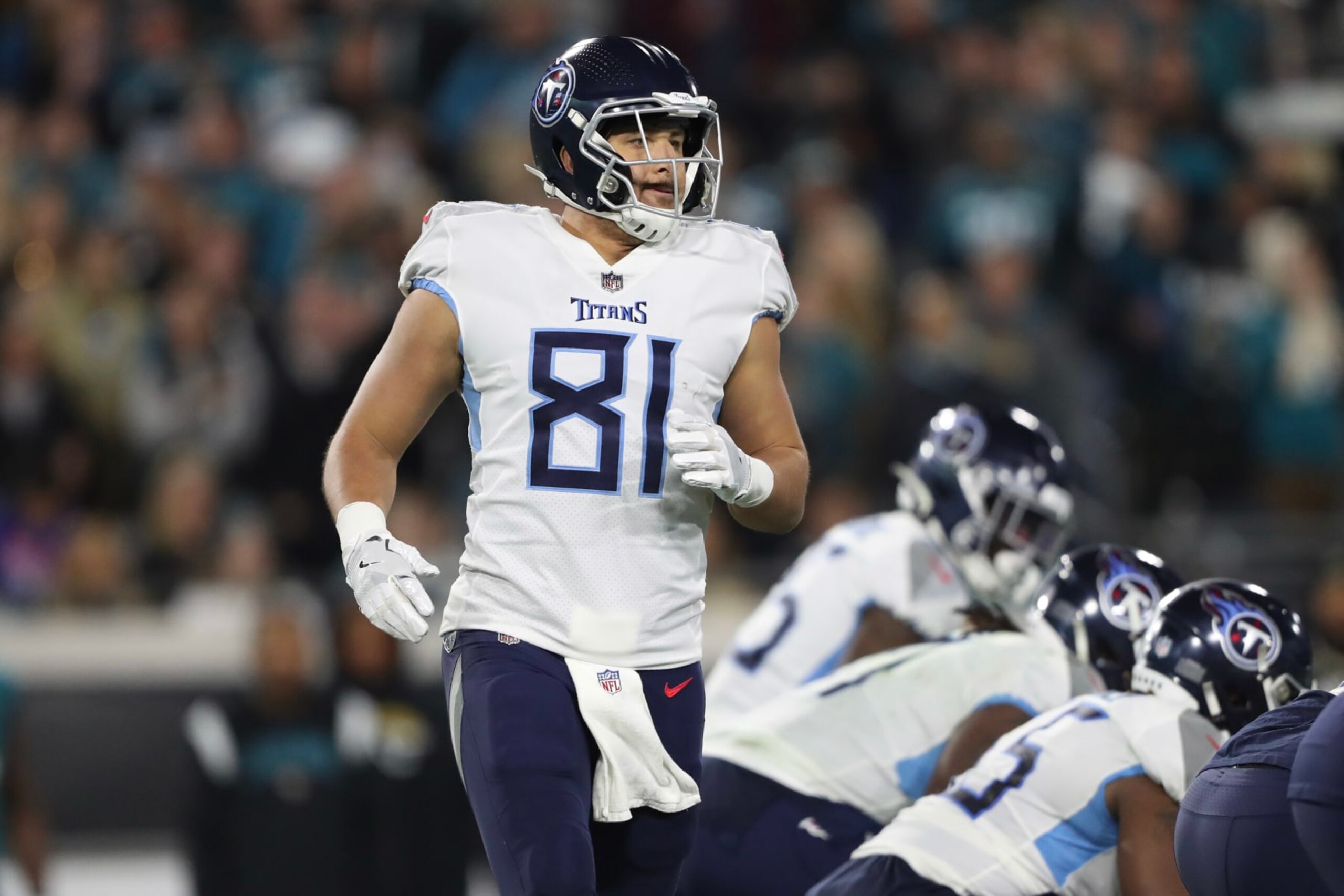 JACKSONVILLE, FLORIDA - JANUARY 07: Austin Hooper #81 of the Tennessee Titans in action during the first half against the Jacksonville Jaguars at TIAA Bank Field on January 07, 2023 in Jacksonville, Florida. (Photo by Courtney Culbreath/Getty Images)