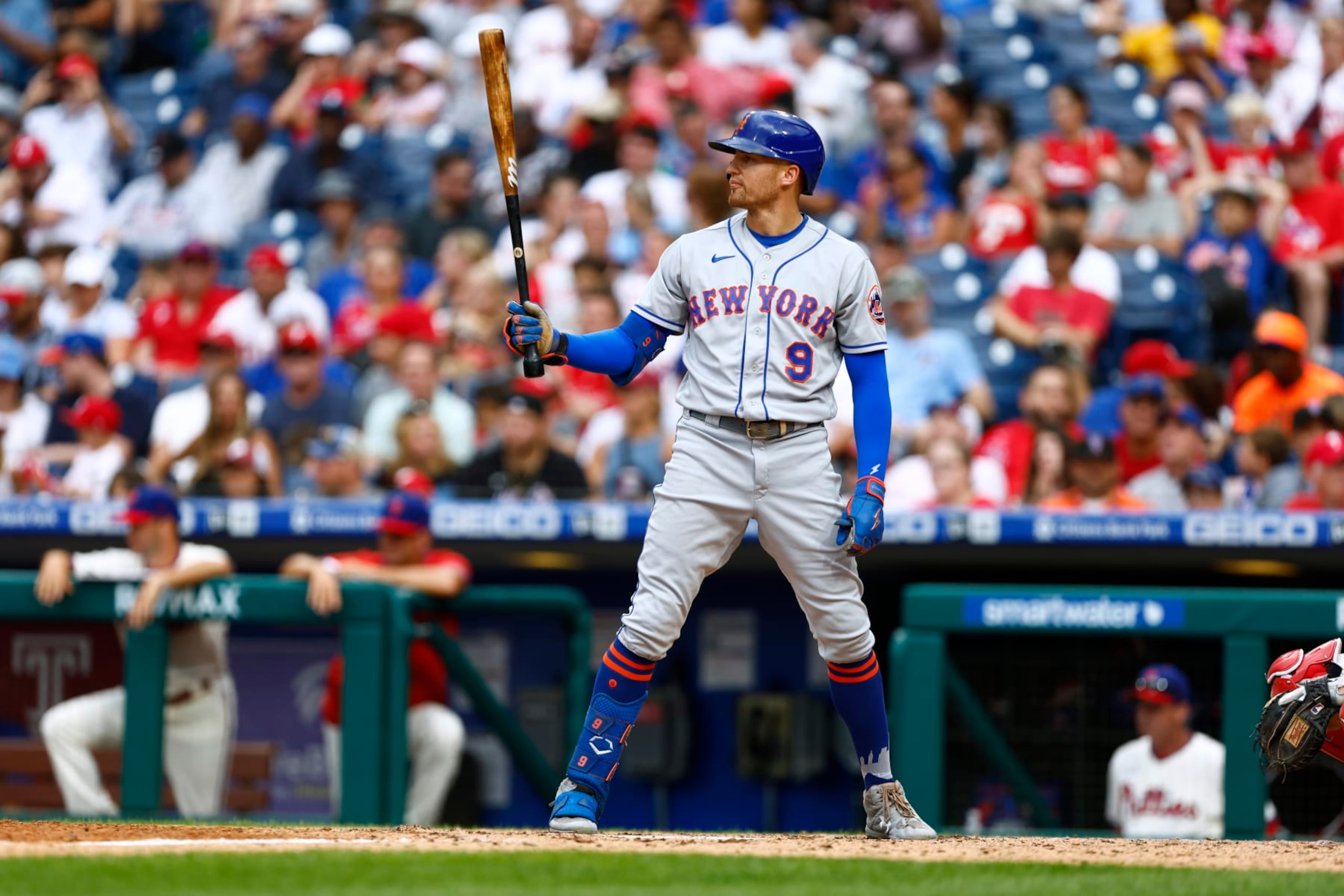 PHILADELPHIA, PA - AUGUST 21: Brandon Nimmo #9 of the New York Mets in action against the Philadelphia Phillies during of a game at Citizens Bank Park on August 21, 2022 in Philadelphia, Pennsylvania. (Photo by Rich Schultz/Getty Images)