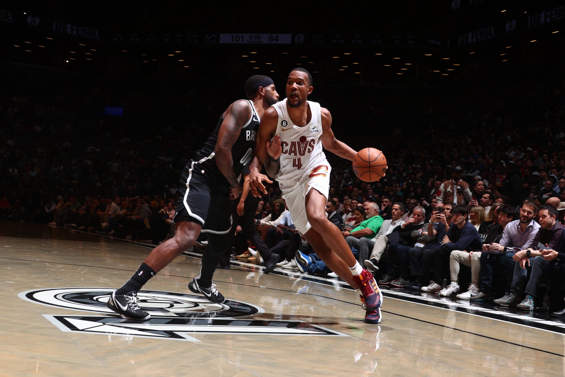 Royce O'Neale and Evan Mobley