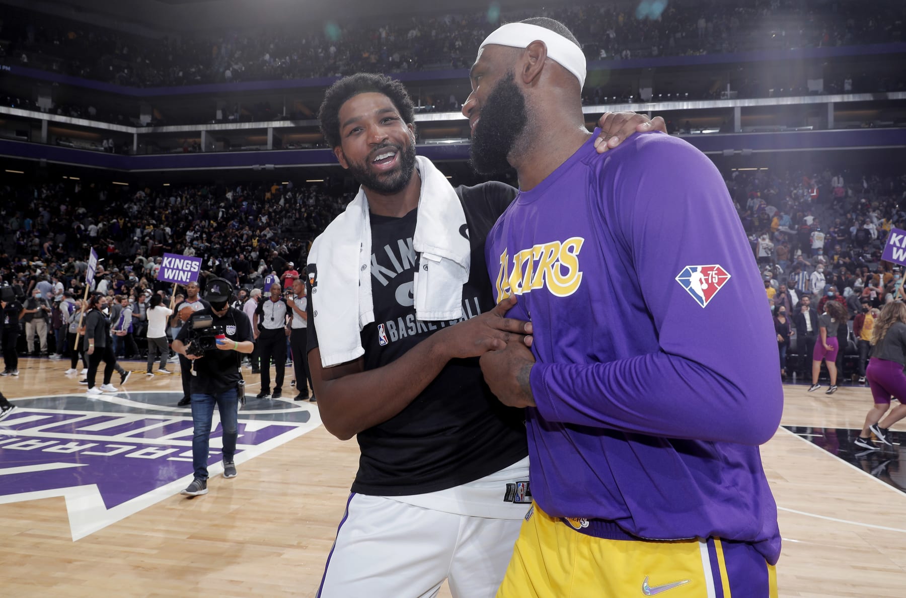 SACRAMENTO, CA - OCTOBER 14: LeBron James #23 of the Los Angeles Lakers talks with Tristan Thompson #13 of the Sacramento Kings on October 14, 2021 at Golden 1 Center in Sacramento, California. NOTE TO USER: User expressly acknowledges and agrees that, by downloading and or using this photograph, User is consenting to the terms and conditions of the Getty Images Agreement. Mandatory Copyright Notice: Copyright 2021 NBAE (Photo by Rocky Widner/NBAE via Getty Images)