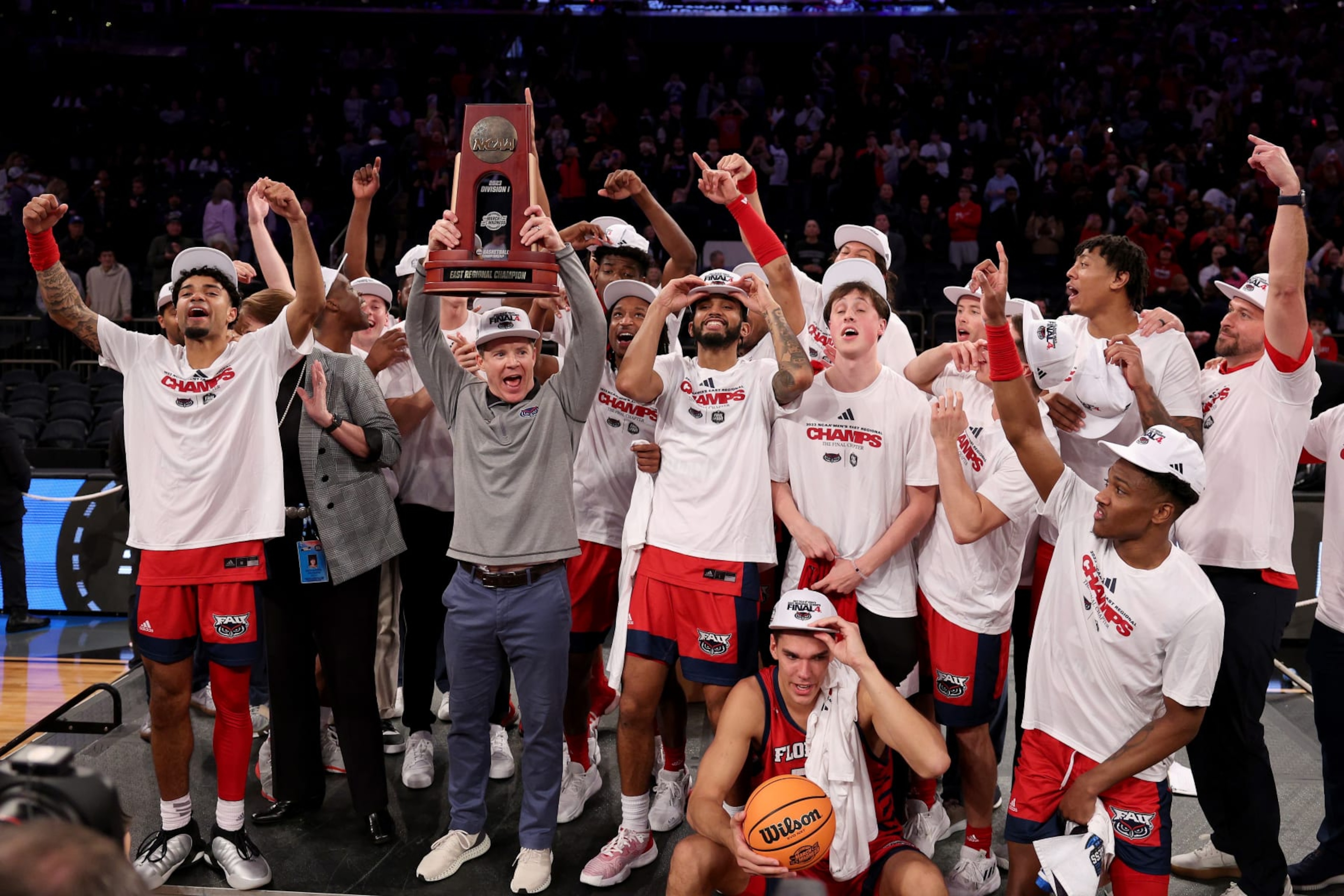 NEW YORK, NEW YORK - MARCH 25: The Florida Atlantic Owls celebrate after defeating the Kansas State Wildcats in the Elite Eight round game of the NCAA Men's Basketball Tournament at Madison Square Garden on March 25, 2023 in New York City. (Photo by Elsa/Getty Images)