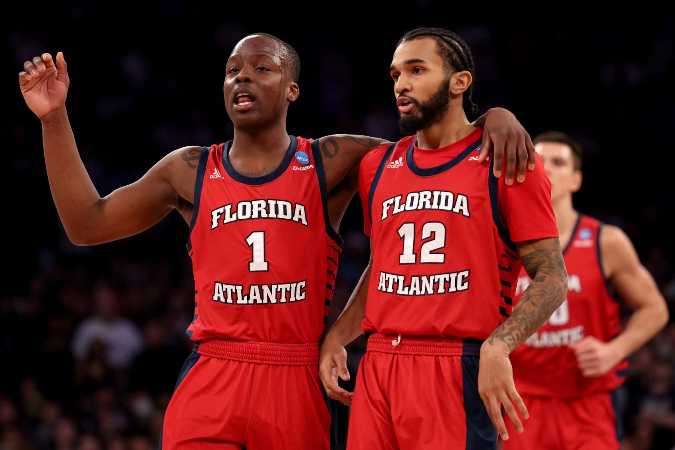 Florida Atlantic's Johnell Davis (1) and Jalen Gaffney (12)