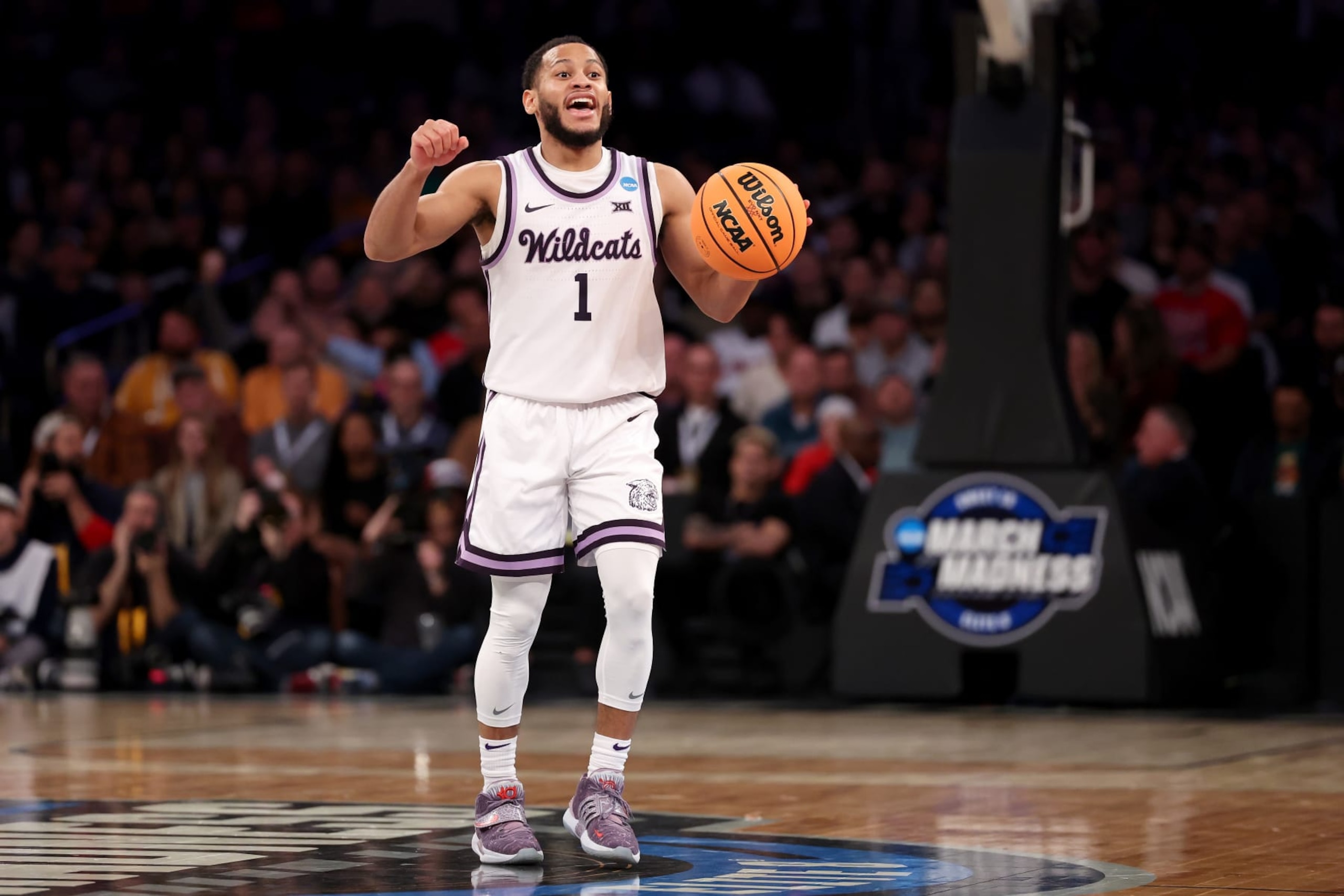 NEW YORK, NEW YORK - MARCH 25: Markquis Nowell #1 of the Kansas State Wildcats dribbles against the Florida Atlantic Owls during the second half in the Elite Eight round game of the NCAA Men's Basketball Tournament at Madison Square Garden on March 25, 2023 in New York City. (Photo by Al Bello/Getty Images)