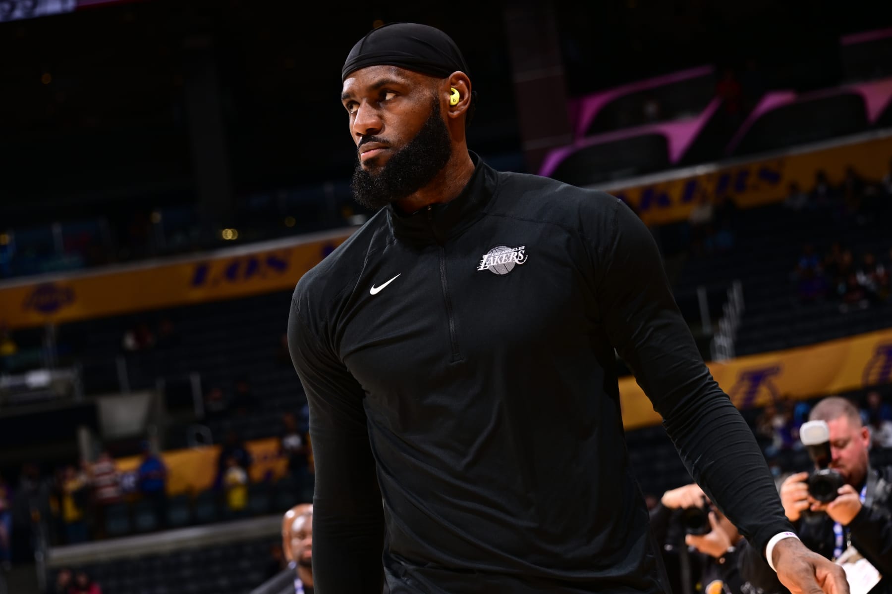 LOS ANGELES, CA - MARCH 26: LeBron James #6 of the Los Angeles Lakers warms up before the game against the Chicago Bulls on March 26, 2023 at Crypto.Com Arena in Los Angeles, California. NOTE TO USER: User expressly acknowledges and agrees that, by downloading and/or using this Photograph, user is consenting to the terms and conditions of the Getty Images License Agreement. Mandatory Copyright Notice: Copyright 2023 NBAE (Photo by Adam Pantozzi/NBAE via Getty Images)