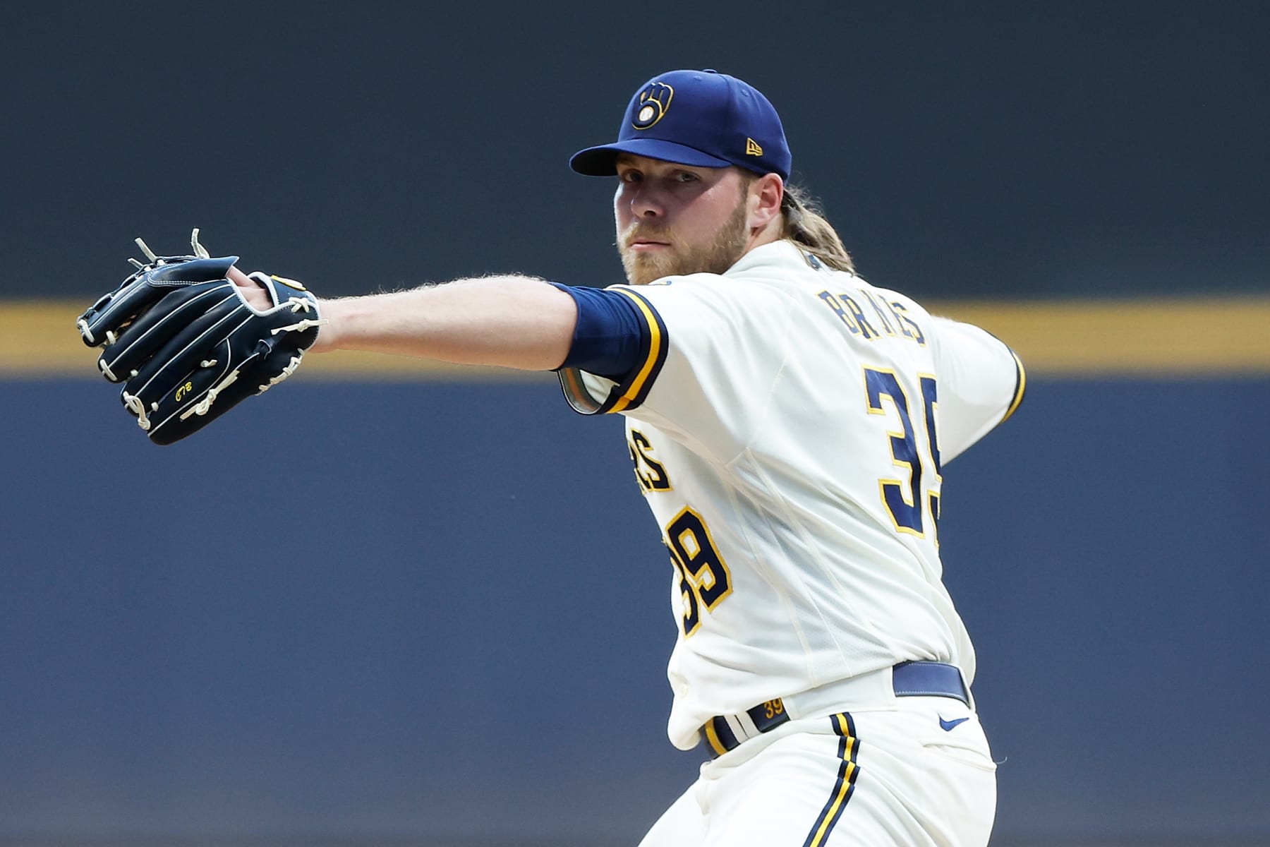 MILWAUKEE, WISCONSIN - JUNE 20: Corbin Burnes #39 of the Milwaukee Brewers throws a pitch in the second inning against the St. Louis Cardinals at American Family Field on June 20, 2022 in Milwaukee, Wisconsin. (Photo by John Fisher/Getty Images)