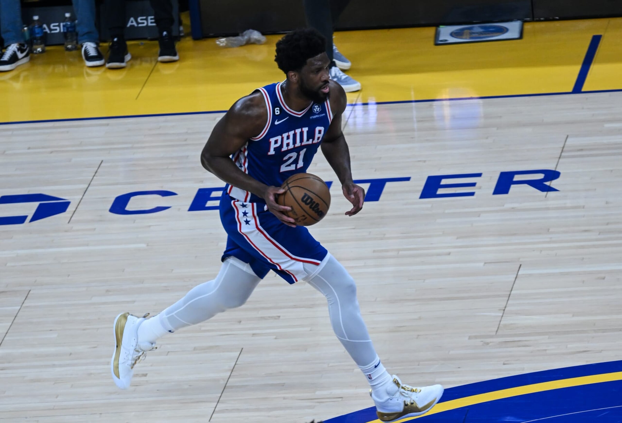 SAN FRANCISCO, CA - MARCH 24: Joel Embiid (21) of Philadelphia 76ers in action during NBA game between Philadelphia 76ers and Golden State Warriors at the Chase Center on March 24, 2023 in San Francisco, California, United States. (Photo by Tayfun Coskun/Anadolu Agency via Getty Images)
