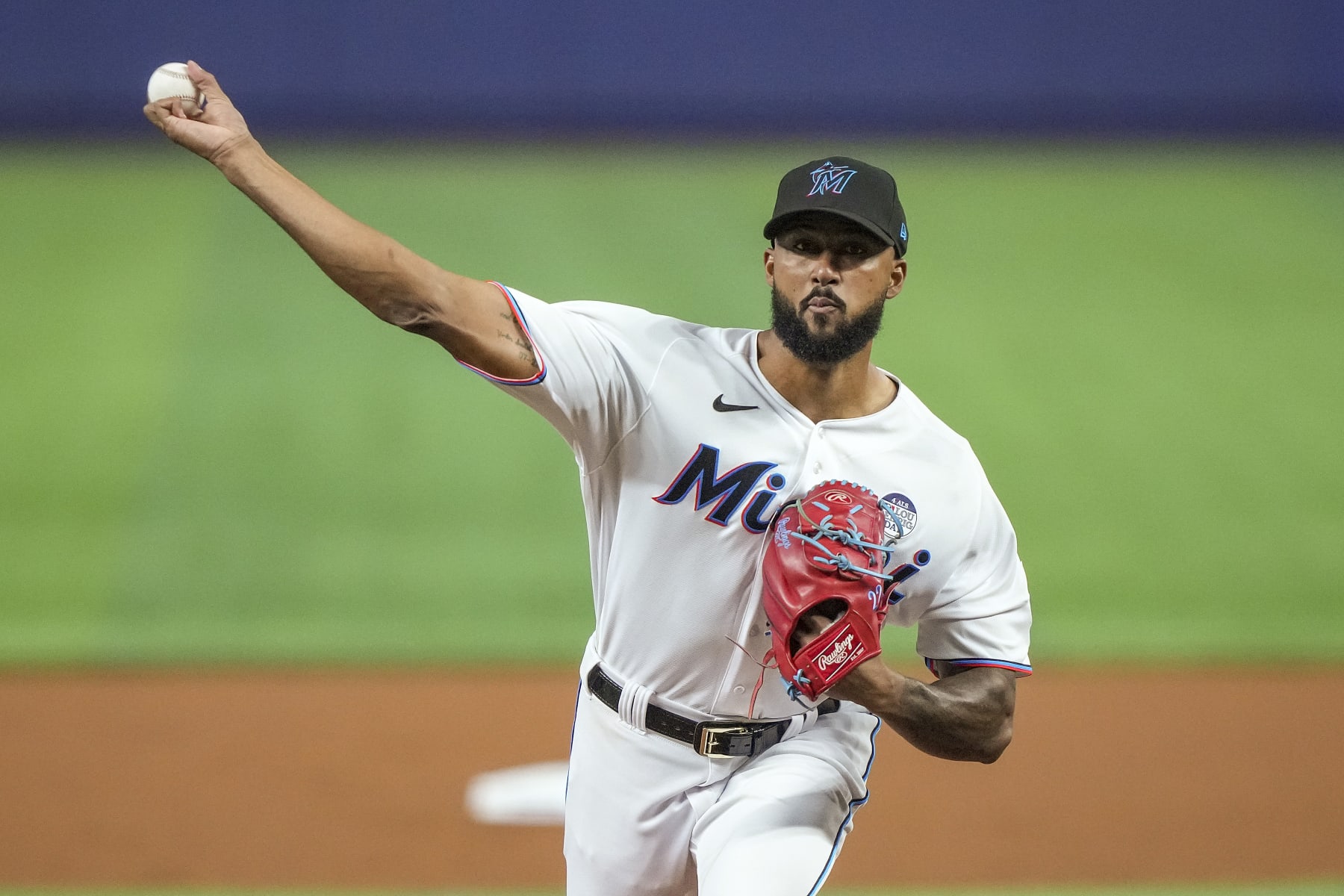MIAMI, FLORIDA - JUNE 02: Sandy Alcantara #22 of the Miami Marlins throws a pitch in the first inning against the San Francisco Giants at loanDepot park on June 02, 2022 in Miami, Florida. (Photo by Eric Espada/Getty Images)