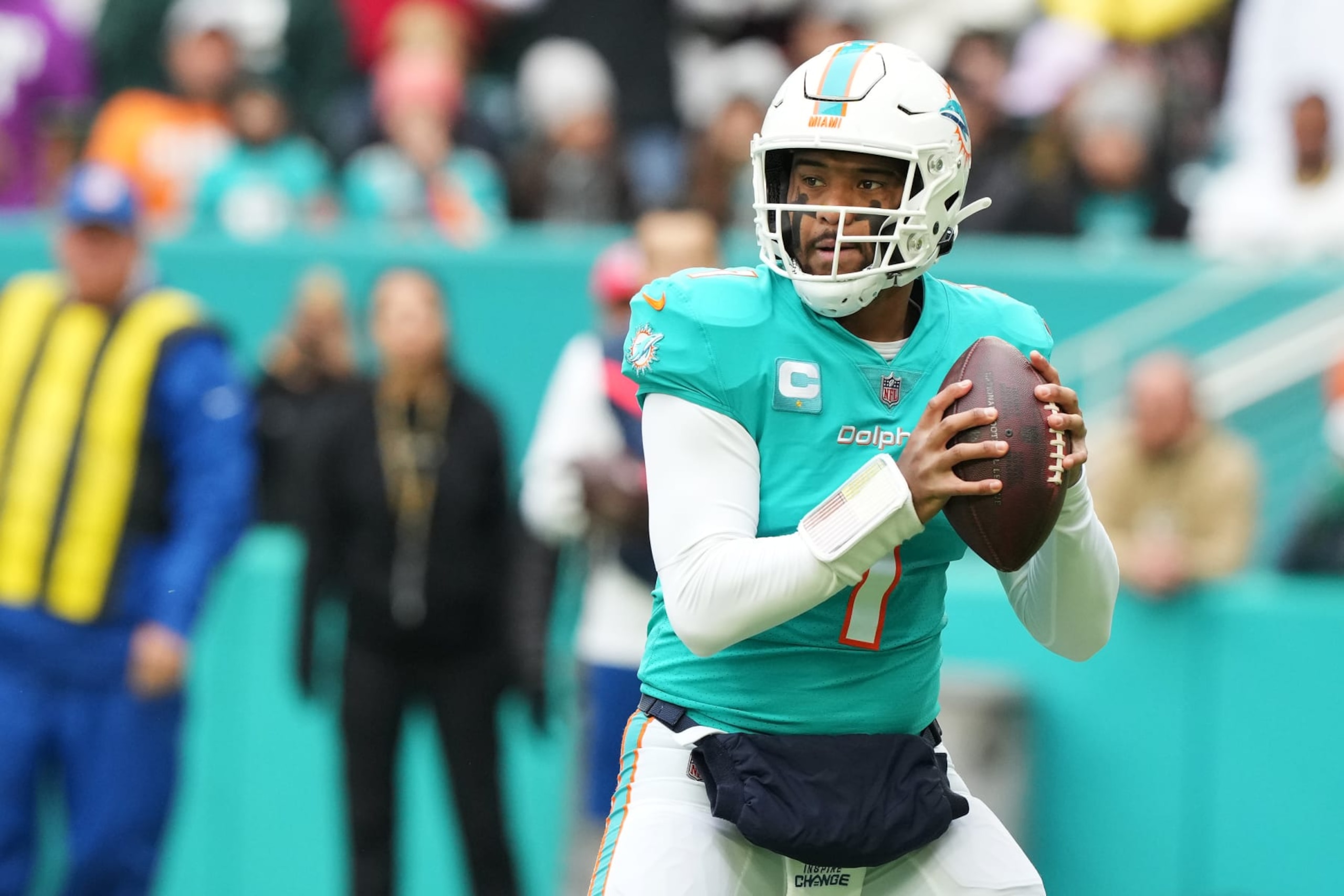 QB Tua Tagovailoa QB Tua Tagovailoa