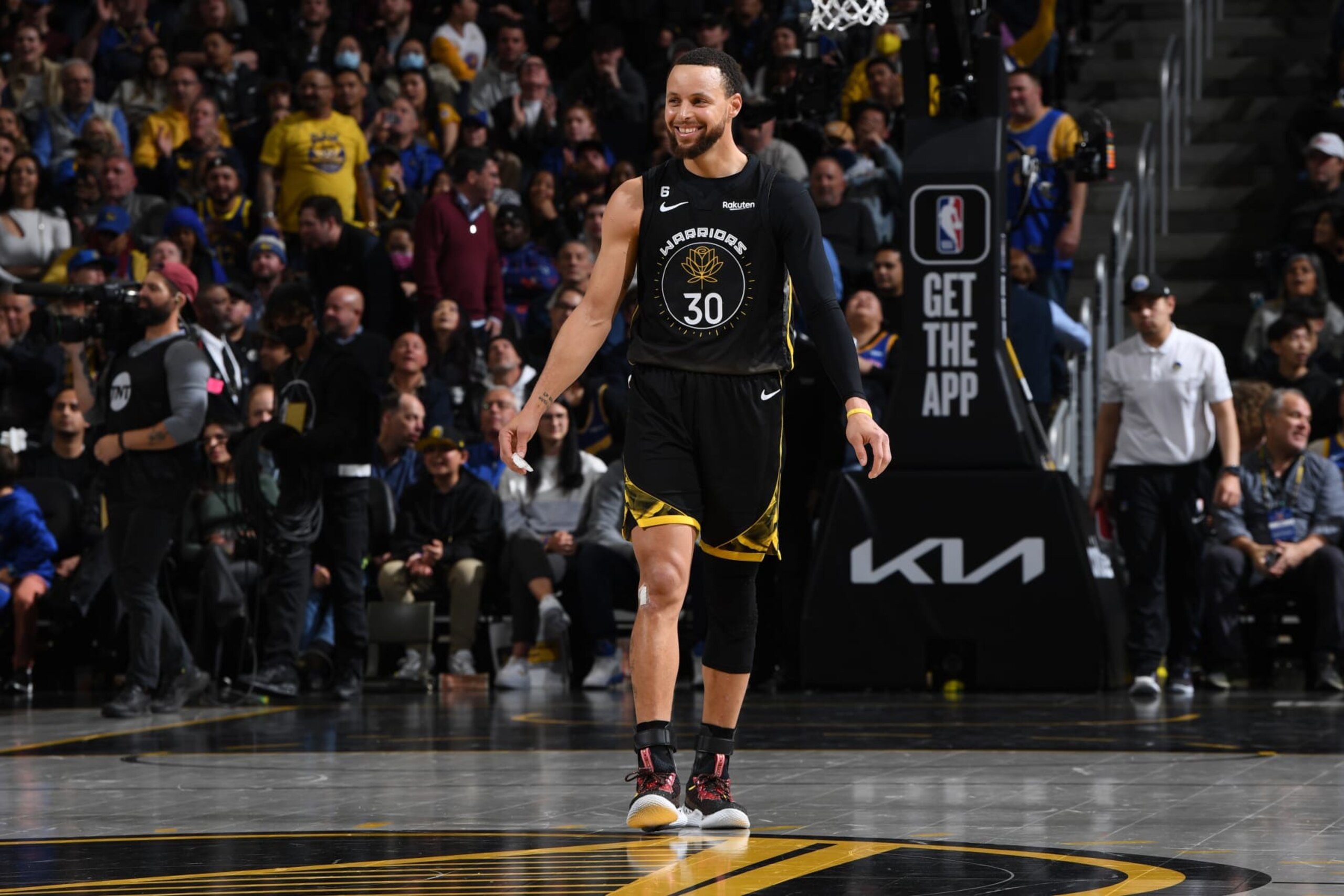 SAN FRANCISCO, CA - MARCH 28: Stephen Curry #30 of the Golden State Warriors smiles during the game against the New Orleans Pelicans on March 28, 2023 at Chase Center in San Francisco, California. NOTE TO USER: User expressly acknowledges and agrees that, by downloading and or using this photograph, user is consenting to the terms and conditions of Getty Images License Agreement. Mandatory Copyright Notice: Copyright 2023 NBAE (Photo by Noah Graham/NBAE via Getty Images) SAN FRANCISCO, CA - MARCH 28: Stephen Curry #30 of the Golden State Warriors smiles during the game against the New Orleans Pelicans on March 28, 2023 at Chase Center in San Francisco, California. NOTE TO USER: User expressly acknowledges and agrees that, by downloading and or using this photograph, user is consenting to the terms and conditions of Getty Images License Agreement. Mandatory Copyright Notice: Copyright 2023 NBAE (Photo by Noah Graham/NBAE via Getty Images)