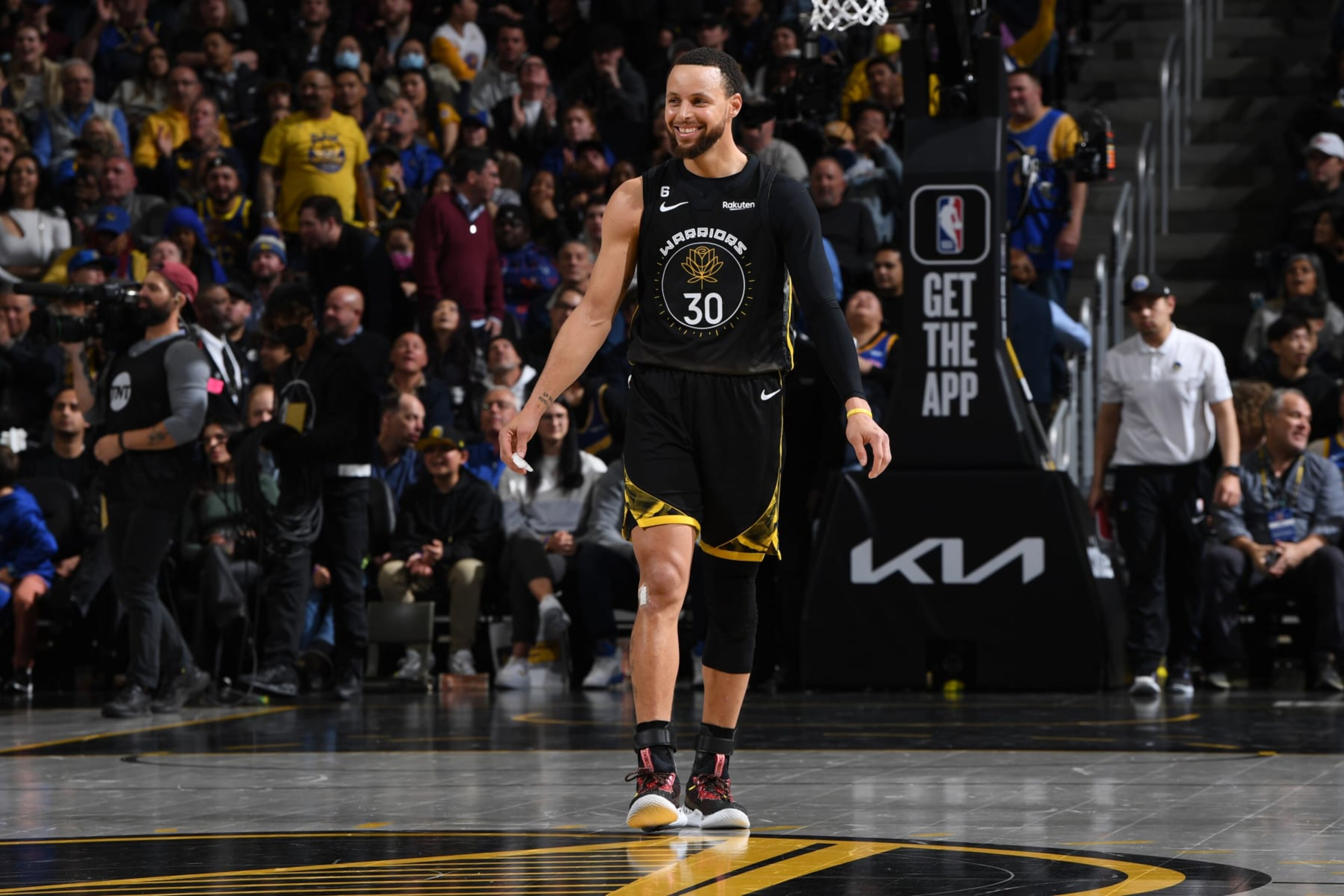 SAN FRANCISCO, CA - MARCH 28: Stephen Curry #30 of the Golden State Warriors smiles during the game against the New Orleans Pelicans on March 28, 2023 at Chase Center in San Francisco, California. NOTE TO USER: User expressly acknowledges and agrees that, by downloading and or using this photograph, user is consenting to the terms and conditions of Getty Images License Agreement. Mandatory Copyright Notice: Copyright 2023 NBAE (Photo by Noah Graham/NBAE via Getty Images) SAN FRANCISCO, CA - MARCH 28: Stephen Curry #30 of the Golden State Warriors smiles during the game against the New Orleans Pelicans on March 28, 2023 at Chase Center in San Francisco, California. NOTE TO USER: User expressly acknowledges and agrees that, by downloading and or using this photograph, user is consenting to the terms and conditions of Getty Images License Agreement. Mandatory Copyright Notice: Copyright 2023 NBAE (Photo by Noah Graham/NBAE via Getty Images)