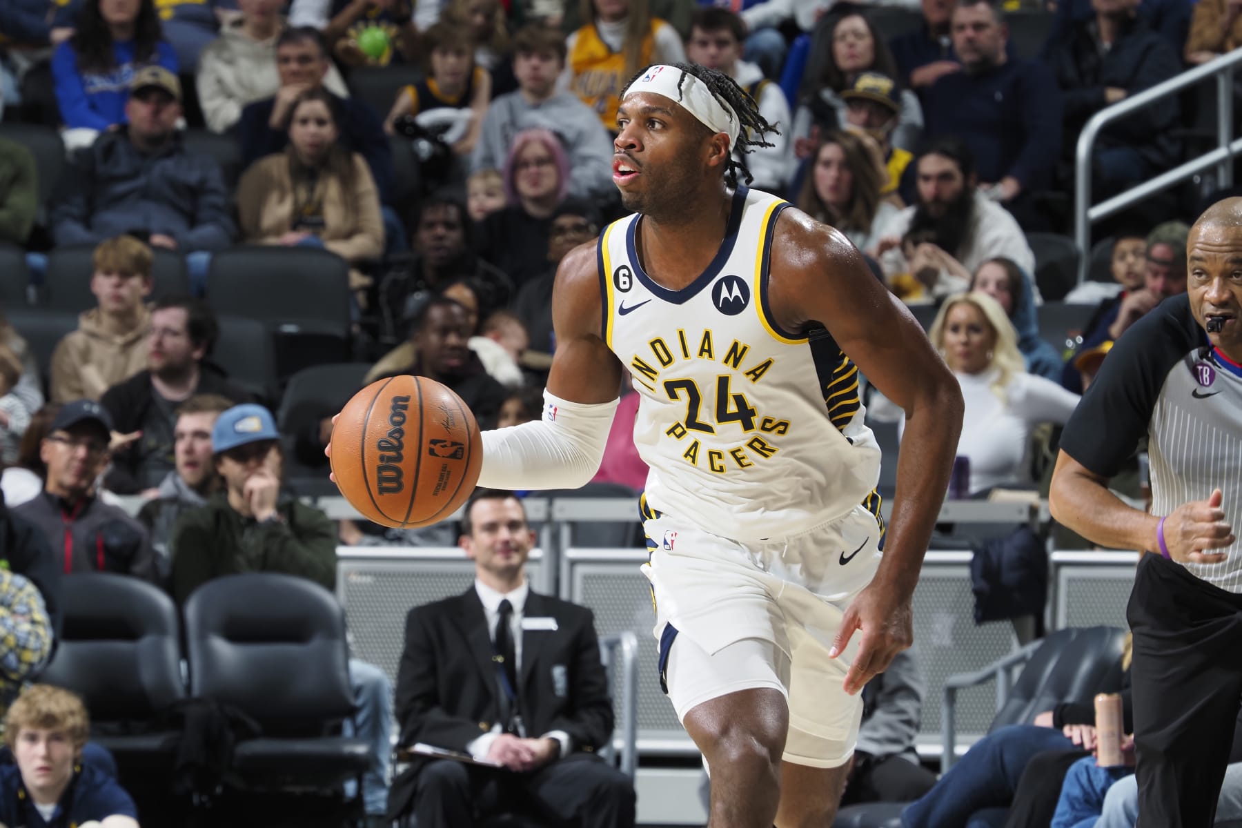 INDIANAPOLIS, IN - DECEMBER 18: Buddy Hield #24 of the Indiana Pacers dribbles the ball during the game against the New York Knicks on December 18, 2022 at Gainbridge Fieldhouse in Indianapolis, Indiana. NOTE TO USER: User expressly acknowledges and agrees that, by downloading and or using this Photograph, user is consenting to the terms and conditions of the Getty Images License Agreement. Mandatory Copyright Notice: Copyright 2022 NBAE (Photo by Ron Hoskins/NBAE via Getty Images)