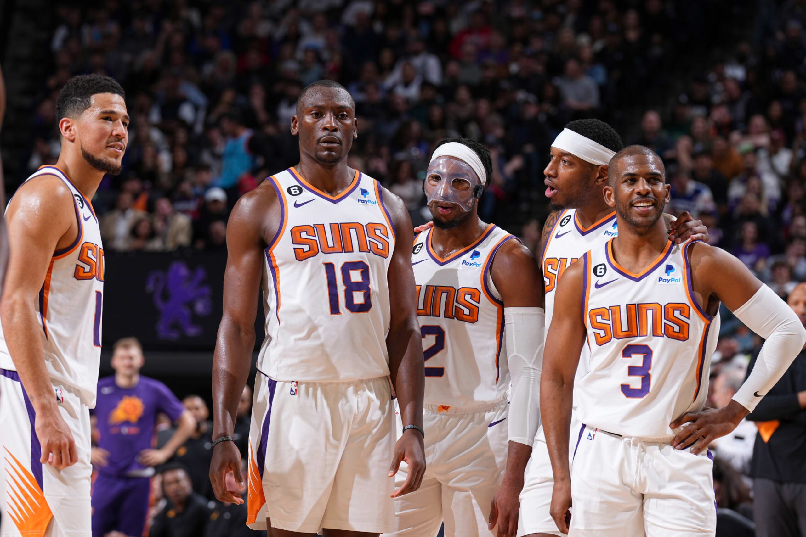 Devin Booker, Bismack Biyombo, Josh Okogie, Torrey Craig and Chris Paul