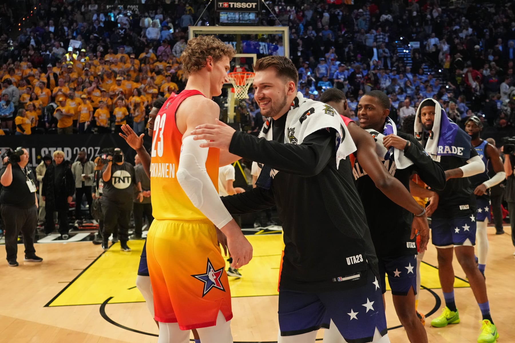 Lauri Markkanen and Luka DonÄiÄ