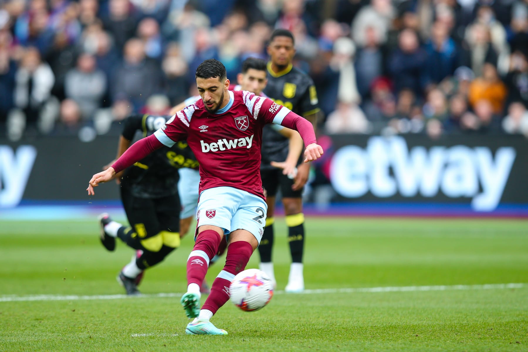 LONDON, ENGLAND - MARCH 12: Said Benrahma of West Ham United scores his side's first goal from the penalty spot during the Premier League match between West Ham United and Aston Villa at London Stadium on March 12, 2023 in London, United Kingdom. (Photo by Craig Mercer/MB Media/Getty Images)