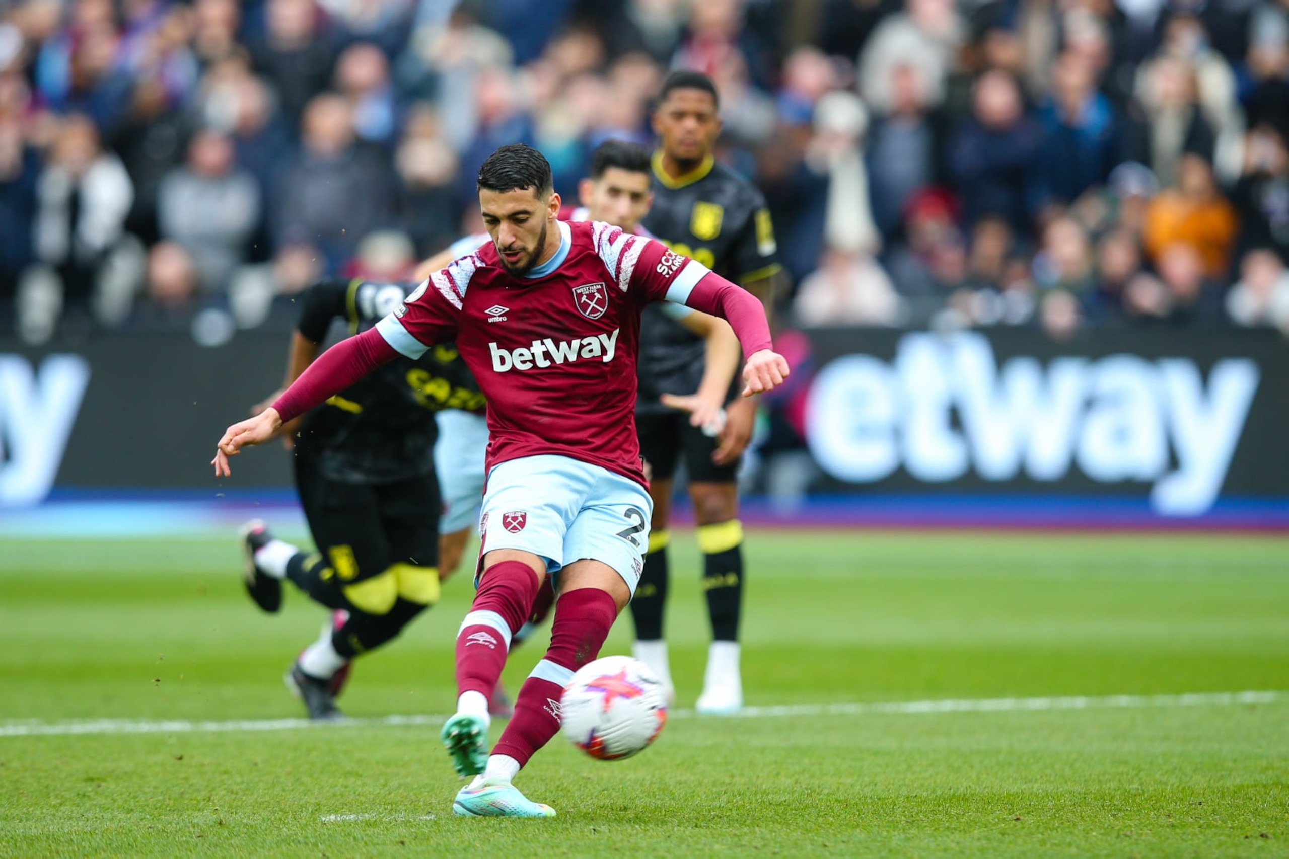 LONDON, ENGLAND - MARCH 12: Said Benrahma of West Ham United scores his side's first goal from the penalty spot during the Premier League match between West Ham United and Aston Villa at London Stadium on March 12, 2023 in London, United Kingdom. (Photo by Craig Mercer/MB Media/Getty Images)