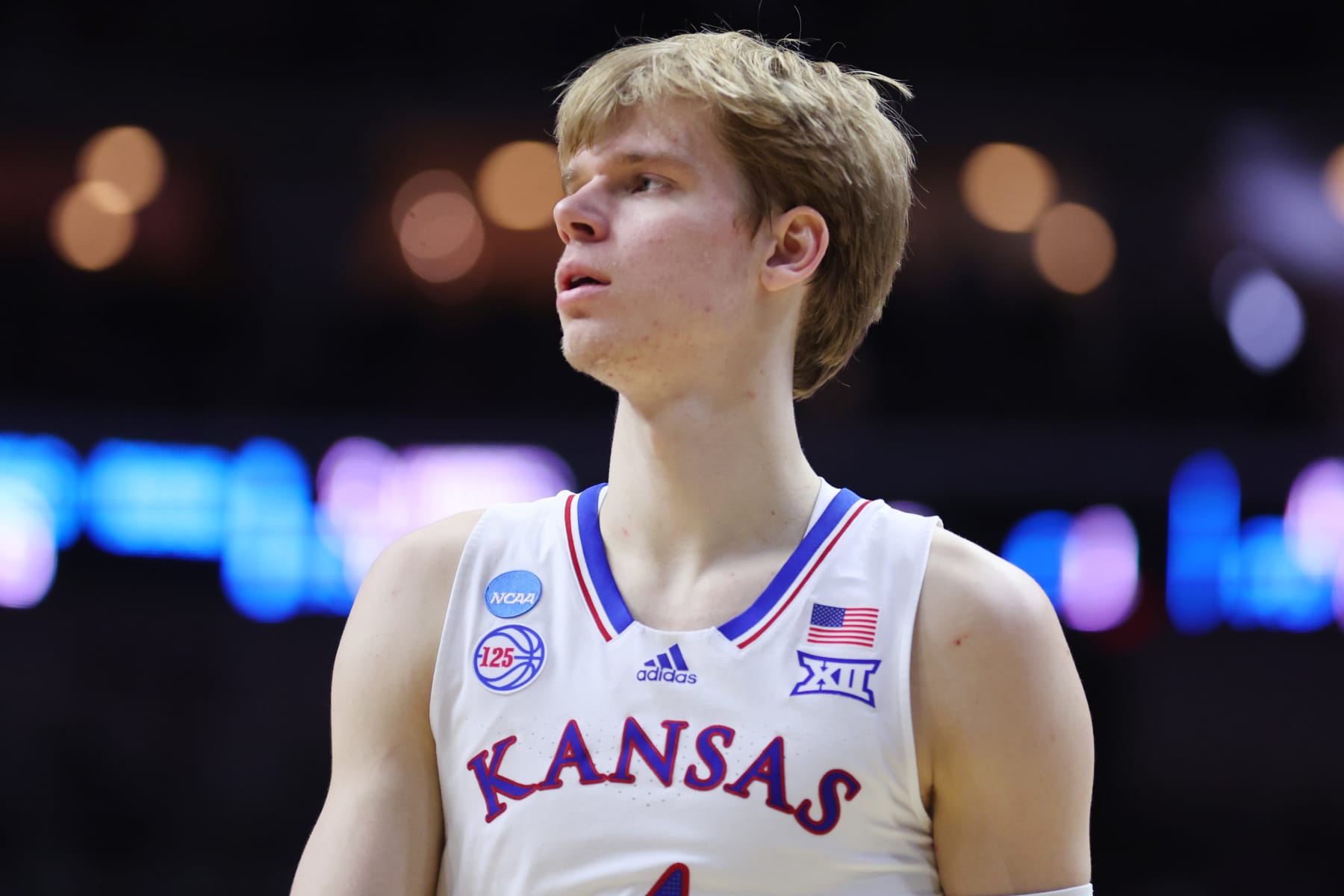 DES MOINES, IOWA - MARCH 18: Gradey Dick #4 of the Kansas Jayhawks reacts against the Arkansas Razorbacks during the second half in the second round of the NCAA Men's Basketball Tournament at Wells Fargo Arena on March 18, 2023 in Des Moines, Iowa. (Photo by Michael Reaves/Getty Images)