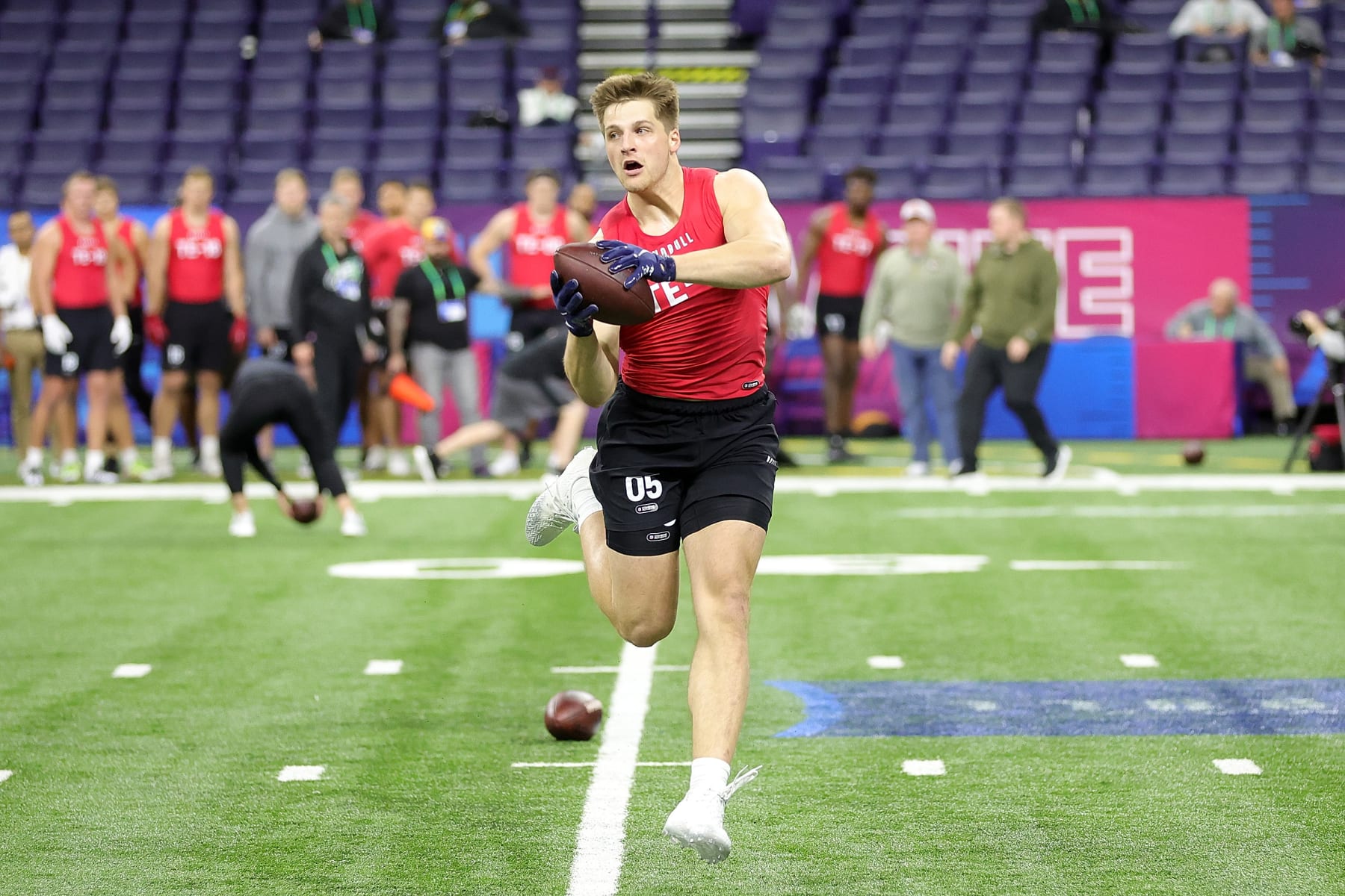 INDIANAPOLIS, INDIANA - MARCH 04: Tucker Kraft of South Dakota State participates in a drill during the NFL Combine at Lucas Oil Stadium on March 04, 2023 in Indianapolis, Indiana. (Photo by Stacy Revere/Getty Images)