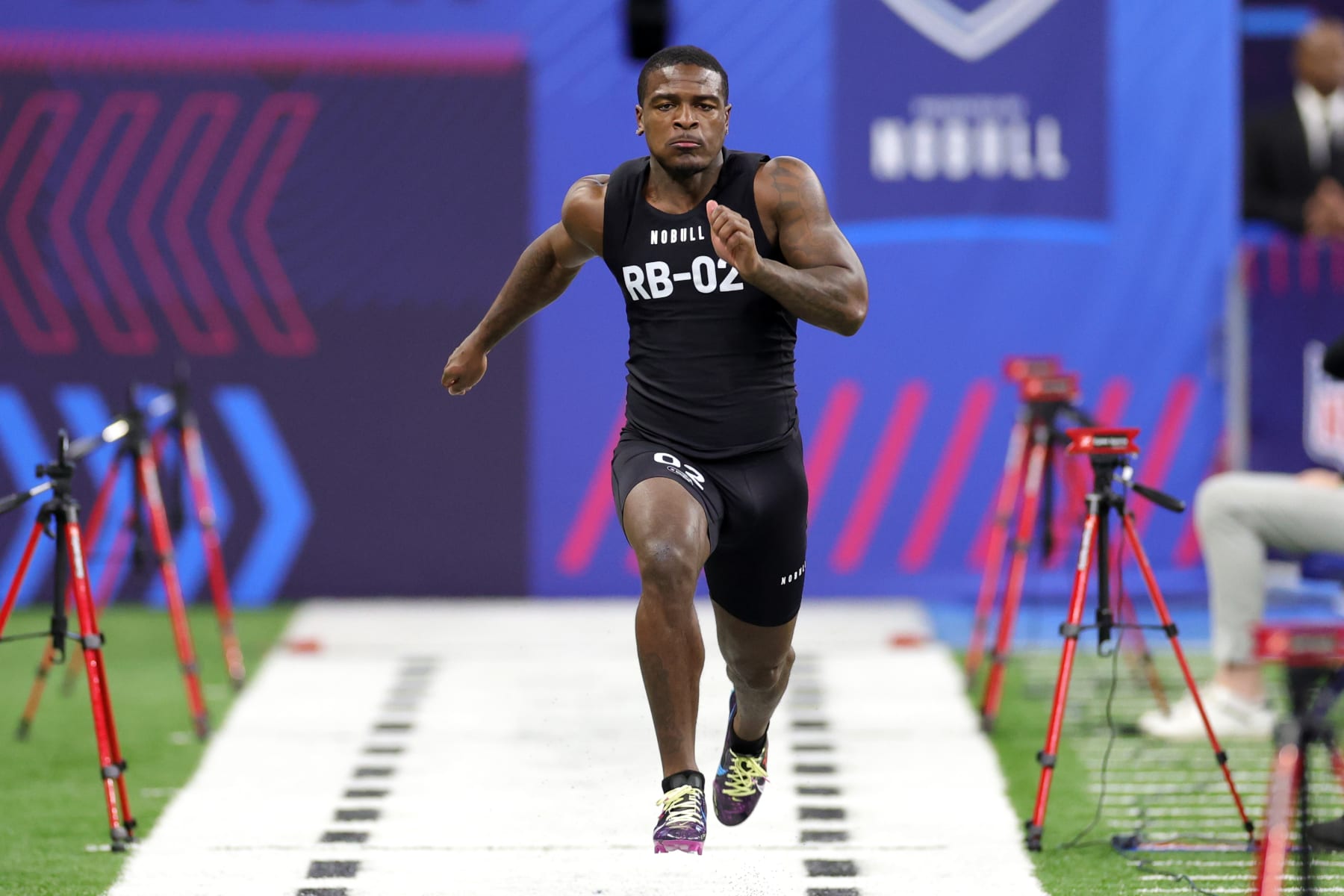 INDIANAPOLIS, INDIANA - MARCH 05: Devon Achane of Texas A&M participates in the 40-yard dash during the NFL Combine at Lucas Oil Stadium on March 05, 2023 in Indianapolis, Indiana. (Photo by Stacy Revere/Getty Images)