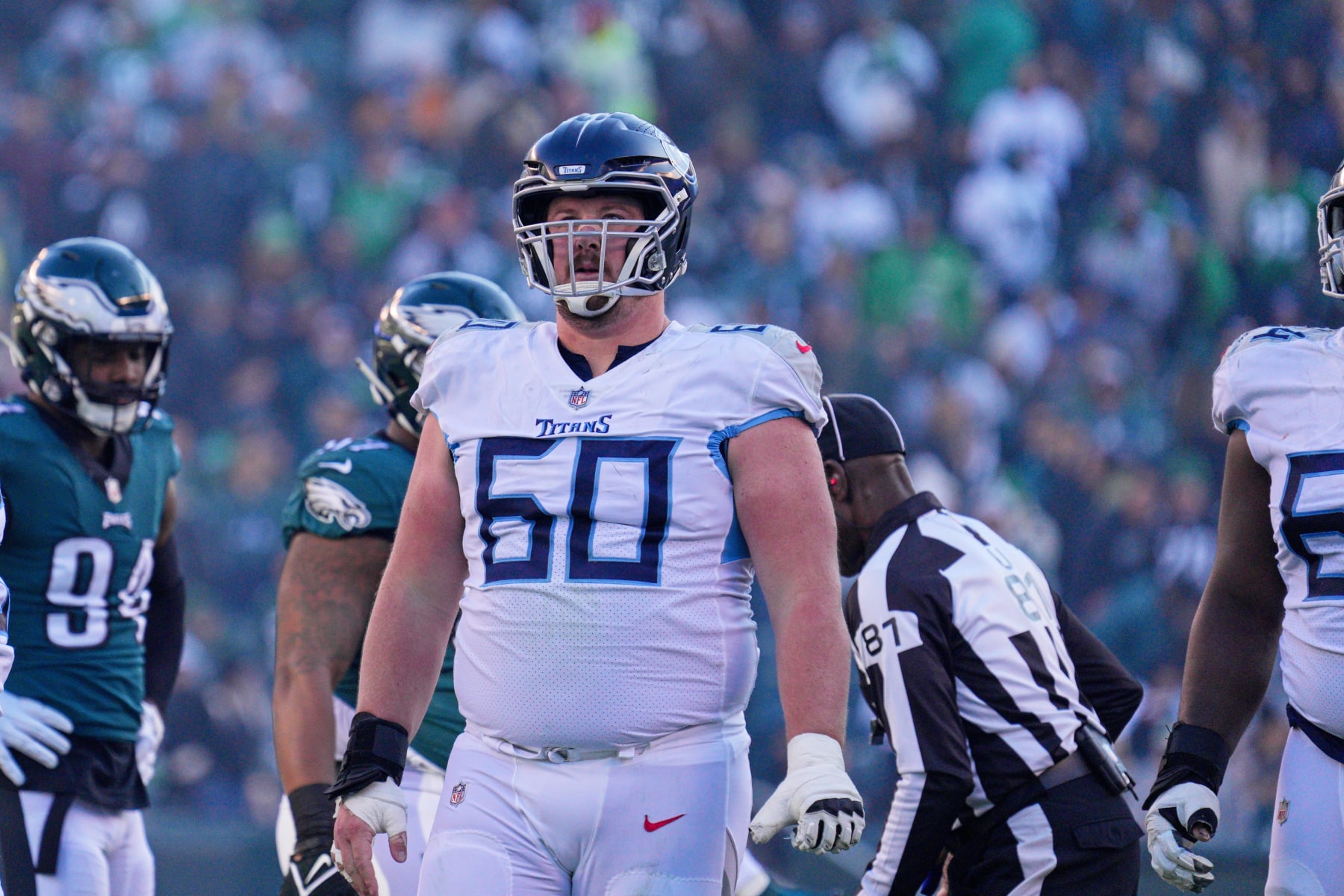 PHILADELPHIA, PA - DECEMBER 04: Tennessee Titans center Ben Jones (60) looks on during the game between the Tennessee Titans and the Philadelphia Eagles on December 4, 2022 at Lincoln Financial Field in Philadelphia, PA. (Photo by Andy Lewis/Icon Sportswire via Getty Images)