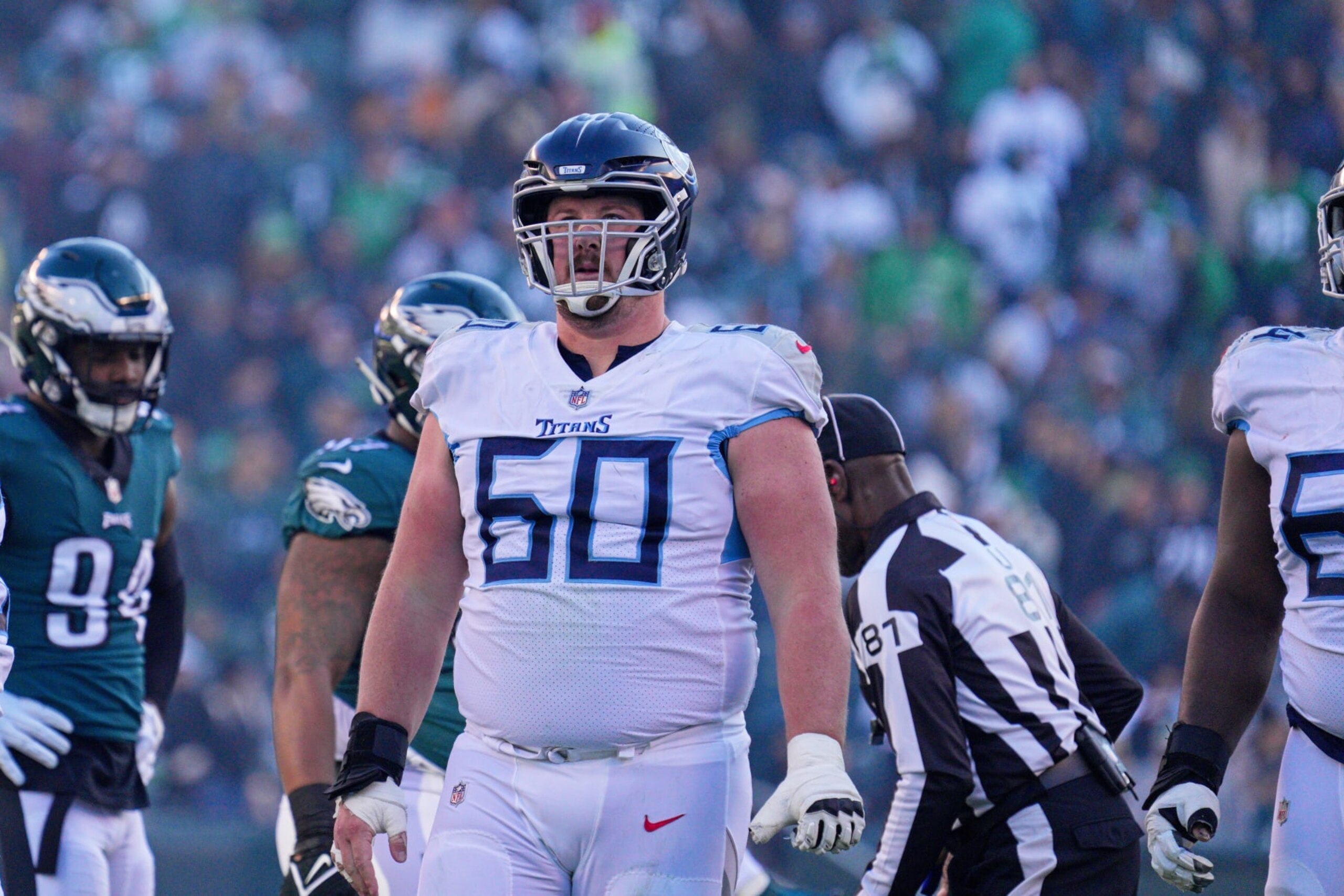 PHILADELPHIA, PA - DECEMBER 04: Tennessee Titans center Ben Jones (60) looks on during the game between the Tennessee Titans and the Philadelphia Eagles on December 4, 2022 at Lincoln Financial Field in Philadelphia, PA. (Photo by Andy Lewis/Icon Sportswire via Getty Images)