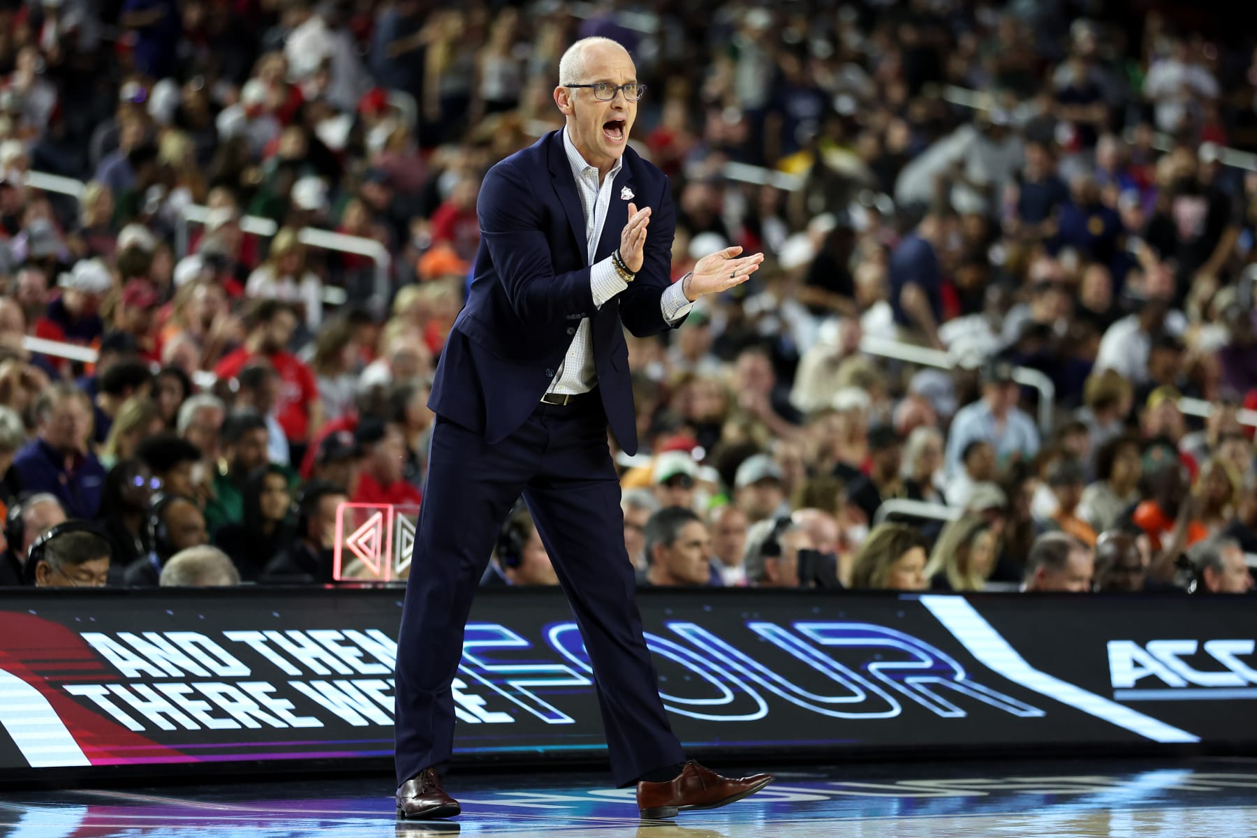 HOUSTON, TEXAS - APRIL 01: Head coach Dan Hurley of the Connecticut Huskies reacts during the first half against the Miami Hurricanes during the NCAA Men's Basketball Tournament Final Four semifinal game at NRG Stadium on April 01, 2023 in Houston, Texas. (Photo by Gregory Shamus/Getty Images) HOUSTON, TEXAS - APRIL 01: Head coach Dan Hurley of the Connecticut Huskies reacts during the first half against the Miami Hurricanes during the NCAA Men's Basketball Tournament Final Four semifinal game at NRG Stadium on April 01, 2023 in Houston, Texas. (Photo by Gregory Shamus/Getty Images)