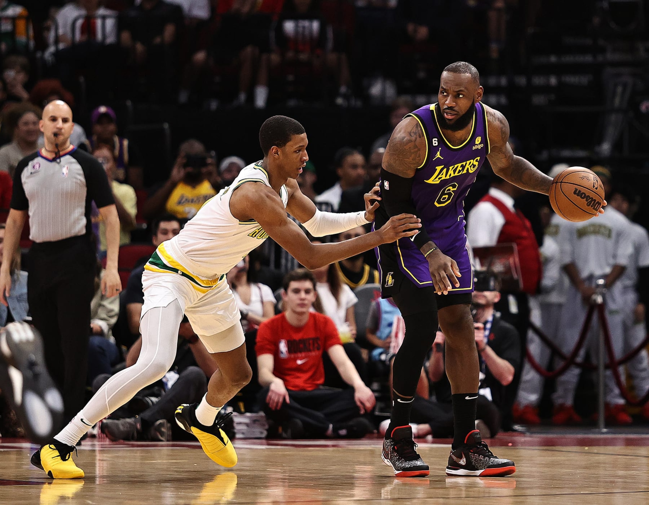 HOUSTON, TEXAS - APRIL 02: LeBron James #6 of the Los Angeles Lakers backs in on Jabari Smith Jr. #1 of the Houston Rockets during the first quarter at Toyota Center on April 02, 2023 in Houston, Texas. NOTE TO USER: User expressly acknowledges and agrees that, by downloading and or using this photograph, User is consenting to the terms and conditions of the Getty Images License Agreement. (Photo by Bob Levey/Getty Images) HOUSTON, TEXAS - APRIL 02: LeBron James #6 of the Los Angeles Lakers backs in on Jabari Smith Jr. #1 of the Houston Rockets during the first quarter at Toyota Center on April 02, 2023 in Houston, Texas. NOTE TO USER: User expressly acknowledges and agrees that, by downloading and or using this photograph, User is consenting to the terms and conditions of the Getty Images License Agreement. (Photo by Bob Levey/Getty Images)