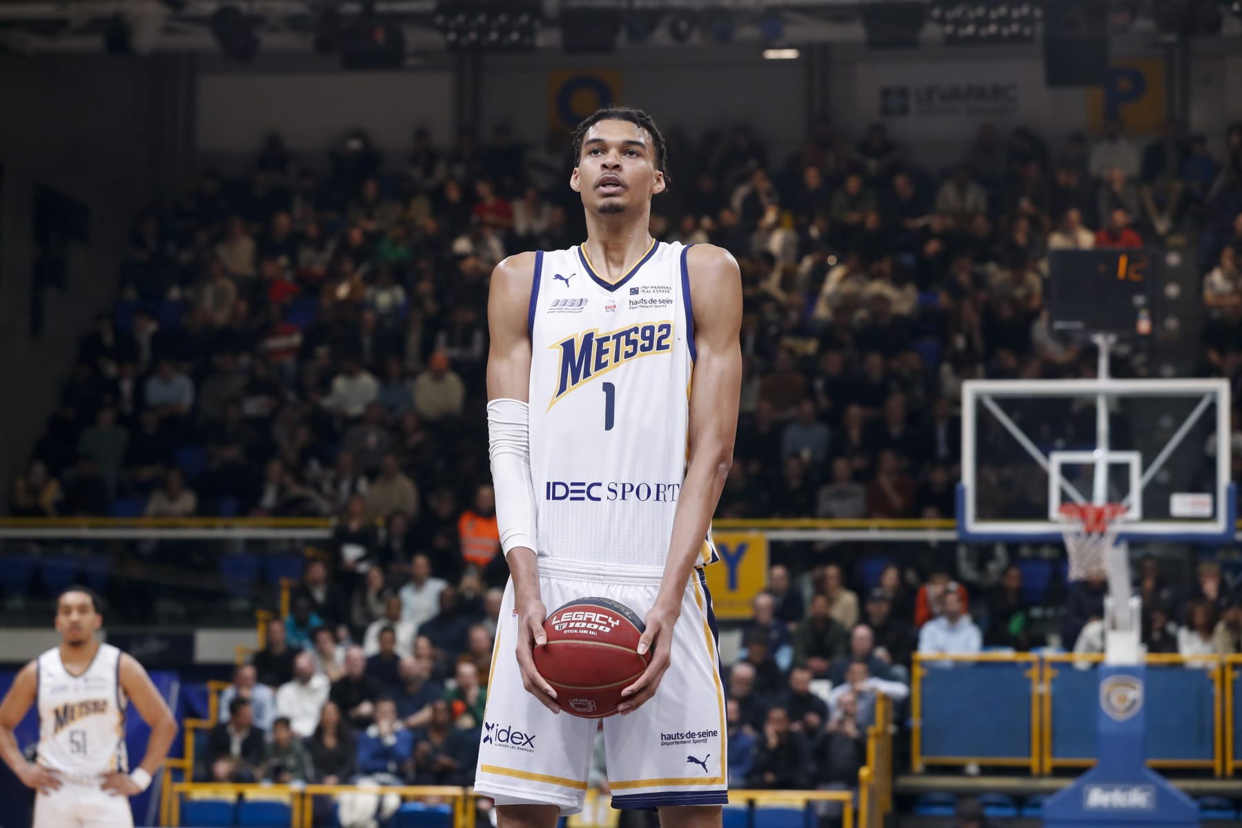 LEVALLOIS-PERRET, FRANCE - MARCH 28: Victor Wembanyama #1 of Boulogne-Levallois Metropolitans 92 shoots a free throw during the match between Boulogne-Levallois and Le Mans at Palais des Sports Marcel Cerdan on March 28, 2023 in Levallois-Perret, France. (Photo by Catherine Steenkeste/Getty Images)
