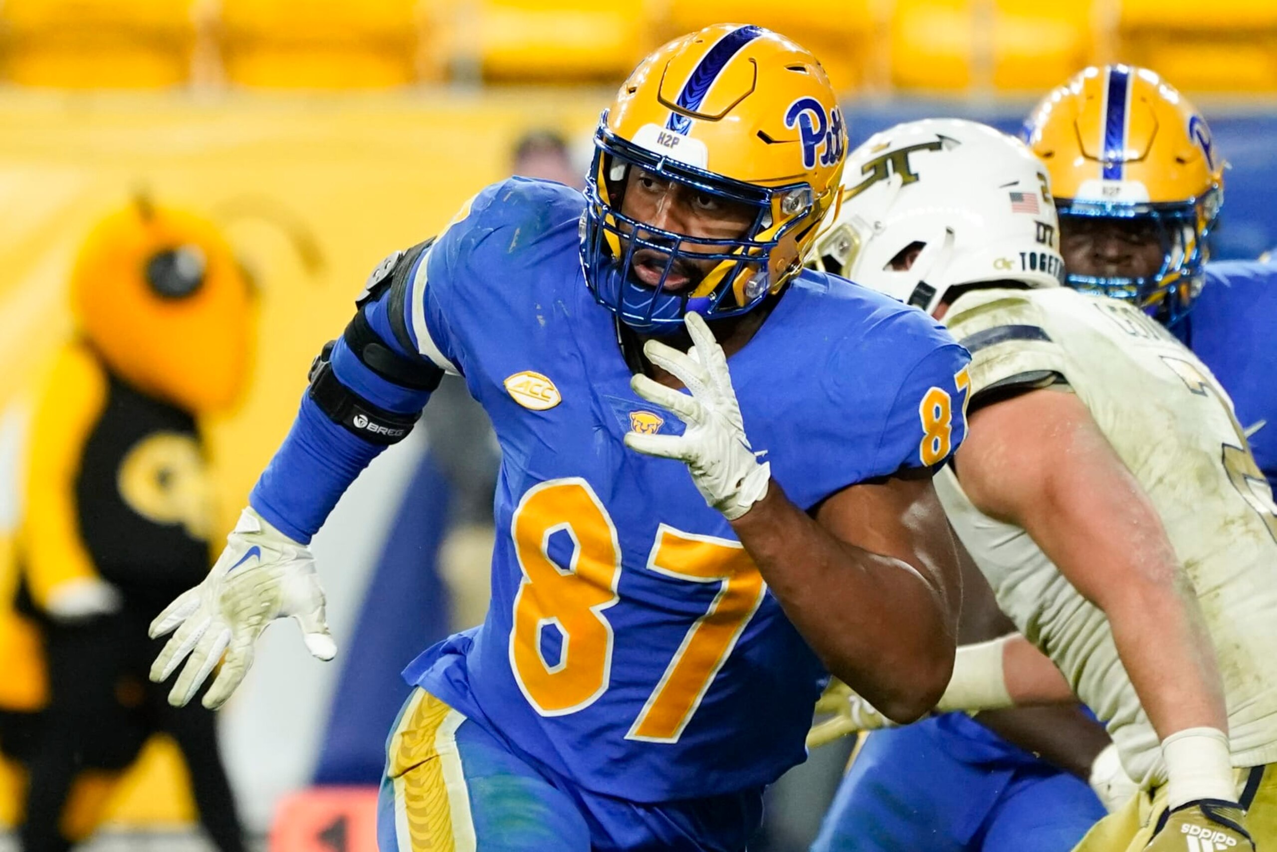 Pitt edge defender Habakkuk Baldonado
