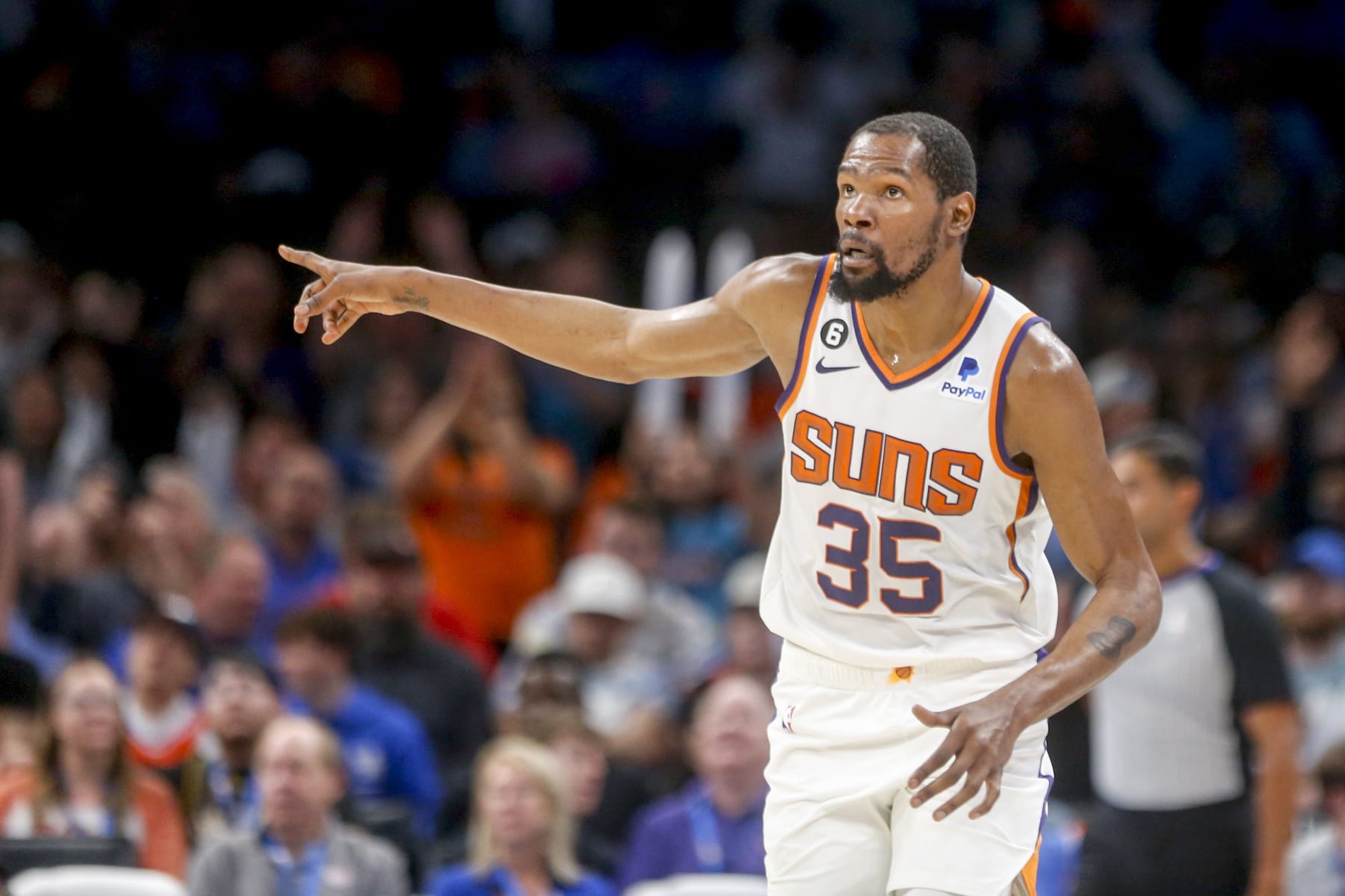 OKLAHOMA CITY, OKLAHOMA - APRIL 02: Kevin Durant #35 of the Phoenix Suns points to a teammate after making a three point basket during the fourth quarter against the Oklahoma City Thunder at Paycom Center on April 02, 2023 in Oklahoma City, Oklahoma. NOTE TO USER: User expressly acknowledges and agrees that, by downloading and or using this photograph, User is consenting to the terms and conditions of the Getty Images License Agreement.  (Photo by Ian Maule/Getty Images)