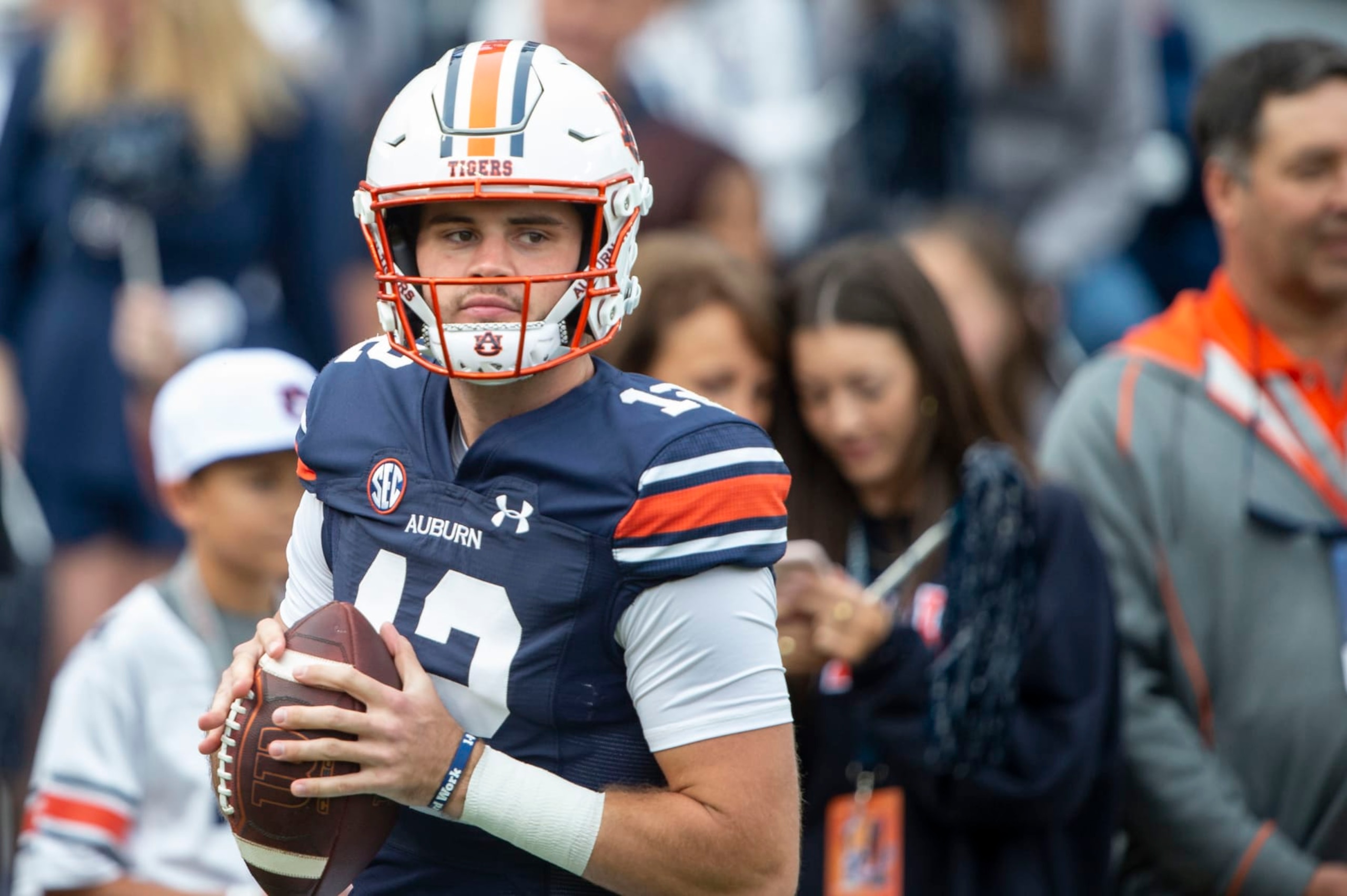 AUBURN, ALABAMA - OCTOBER 29: Quarterback Holden Geriner #12 of the Auburn Tigers prior to their game against the Arkansas Razorbacks at Jordan-Hare Stadium on October 29, 2022 in Auburn, Alabama. (Photo by Michael Chang/Getty Images)