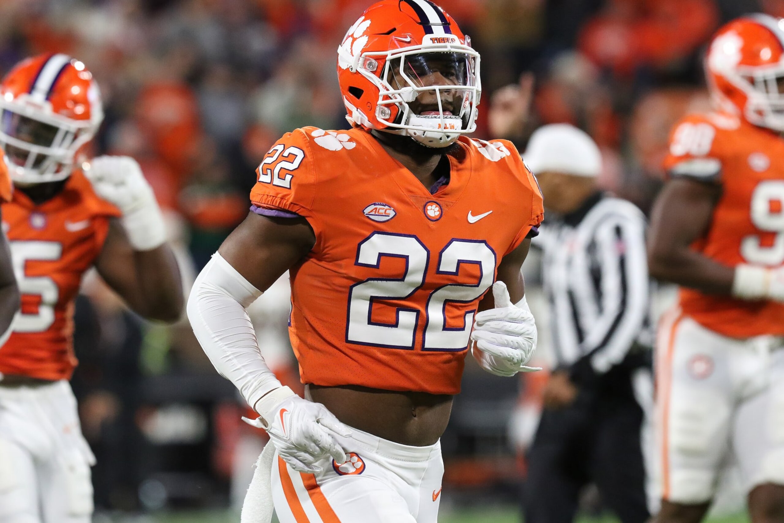 CLEMSON, SC - NOVEMBER 19: Clemson Tigers linebacker Trenton Simpson (22) during a college football game between the Miami Hurricanes and the Clemson Tigers on November 19, 2022, at Clemson Memorial Stadium in Clemson, S.C. (Photo by John Byrum/Icon Sportswire via Getty Images)