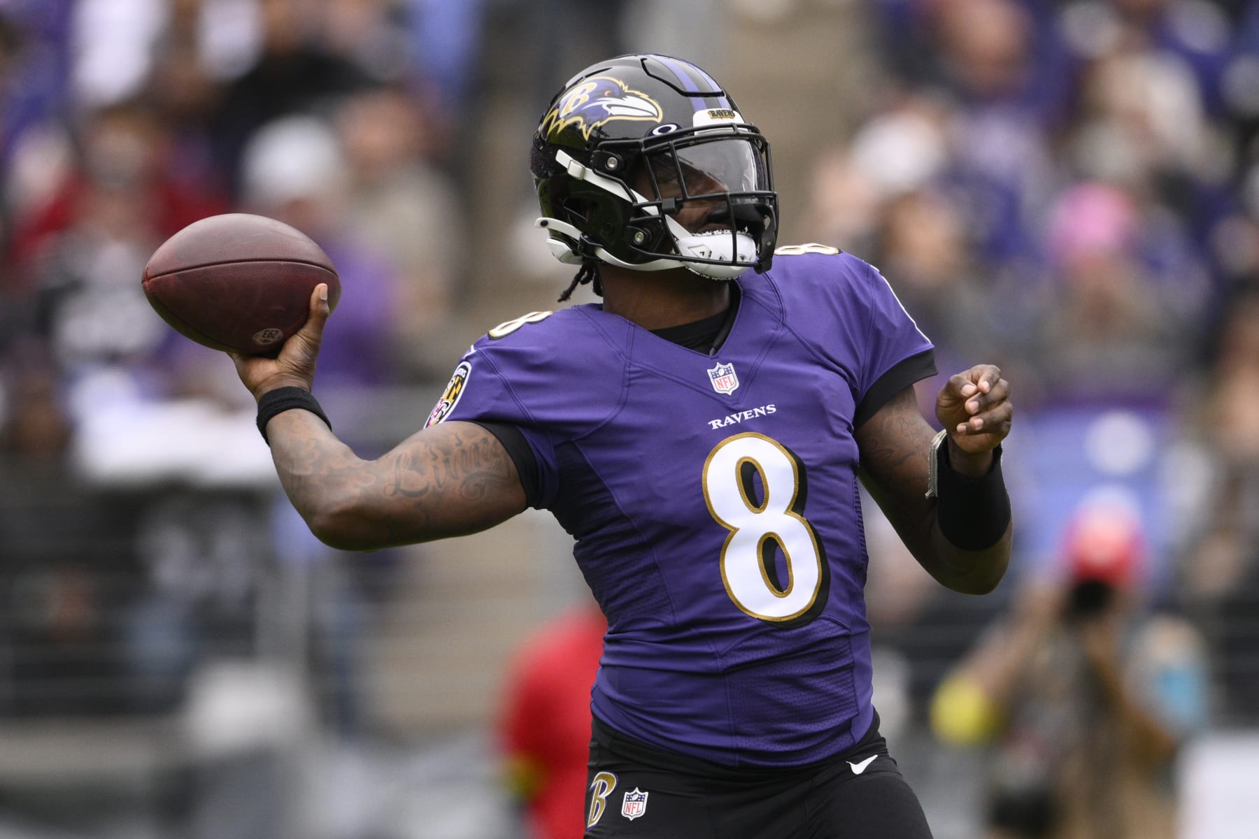 Baltimore Ravens quarterback Lamar Jackson (8) in action during the first half of an NFL football game against the Cleveland Browns, Sunday, Oct. 23, 2022, in Baltimore. (AP Photo/Nick Wass)