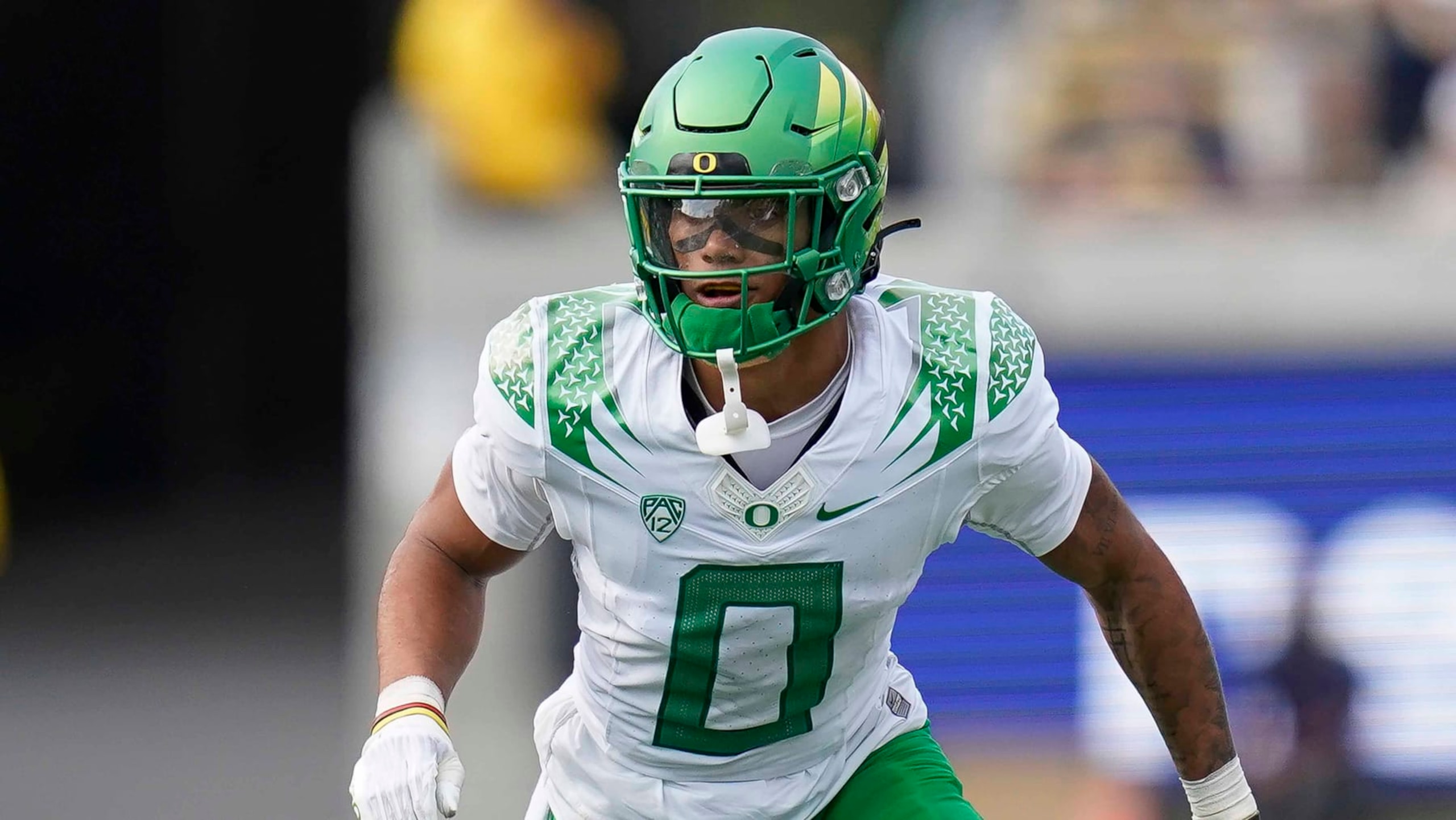 Oregon defensive back Christian Gonzalez tracks a California ballcarrier during the second half of an NCAA college football game in Berkeley, Calif., Saturday, Oct. 29, 2022. (AP Photo/Godofredo A. Vásquez)