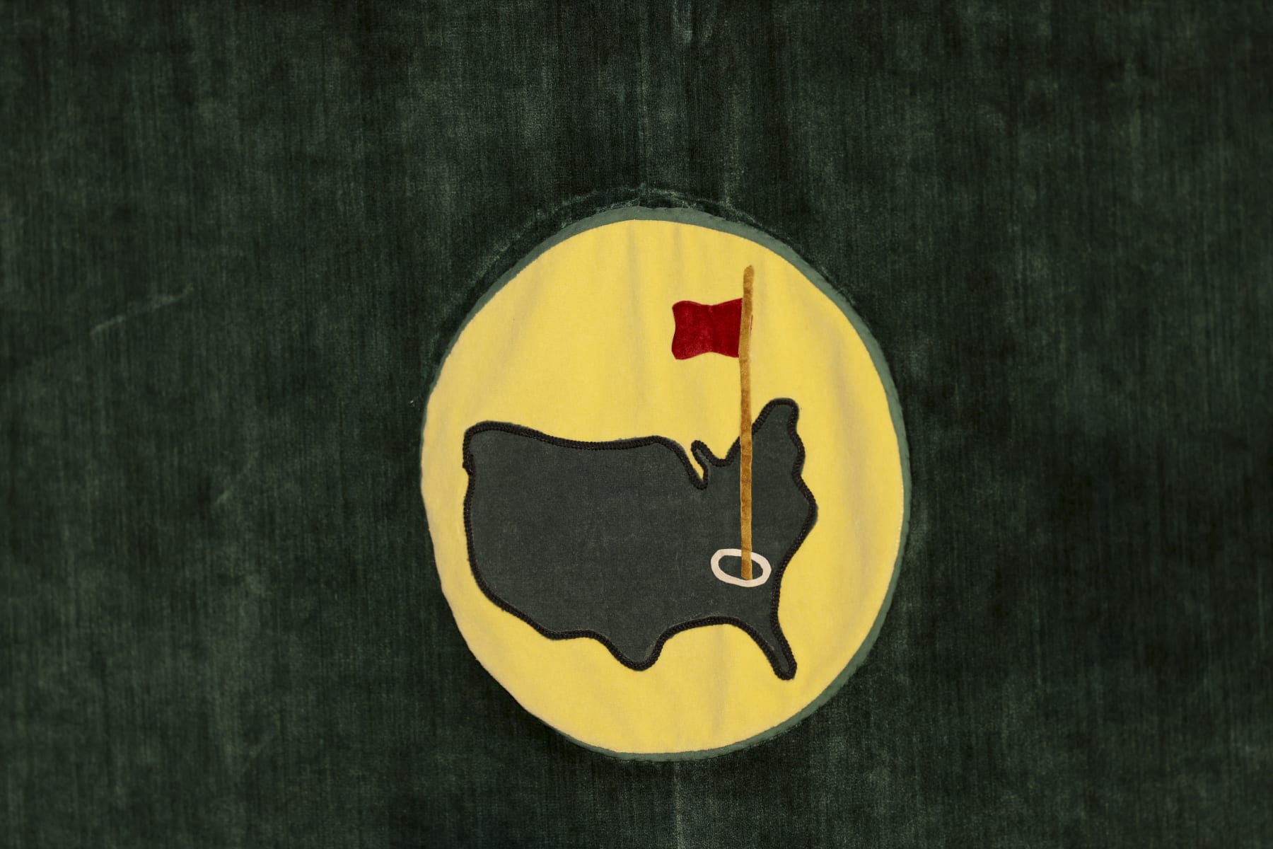 Golf: The Masters:  Closeup of Masters logo on Sunday at Augusta National.
Augusta, GA 4/10/2022
CREDIT: Simon Bruty (Photo by Simon Bruty/Sports Illustrated via Getty Images) 
(Set Number: X164005 TK4)
