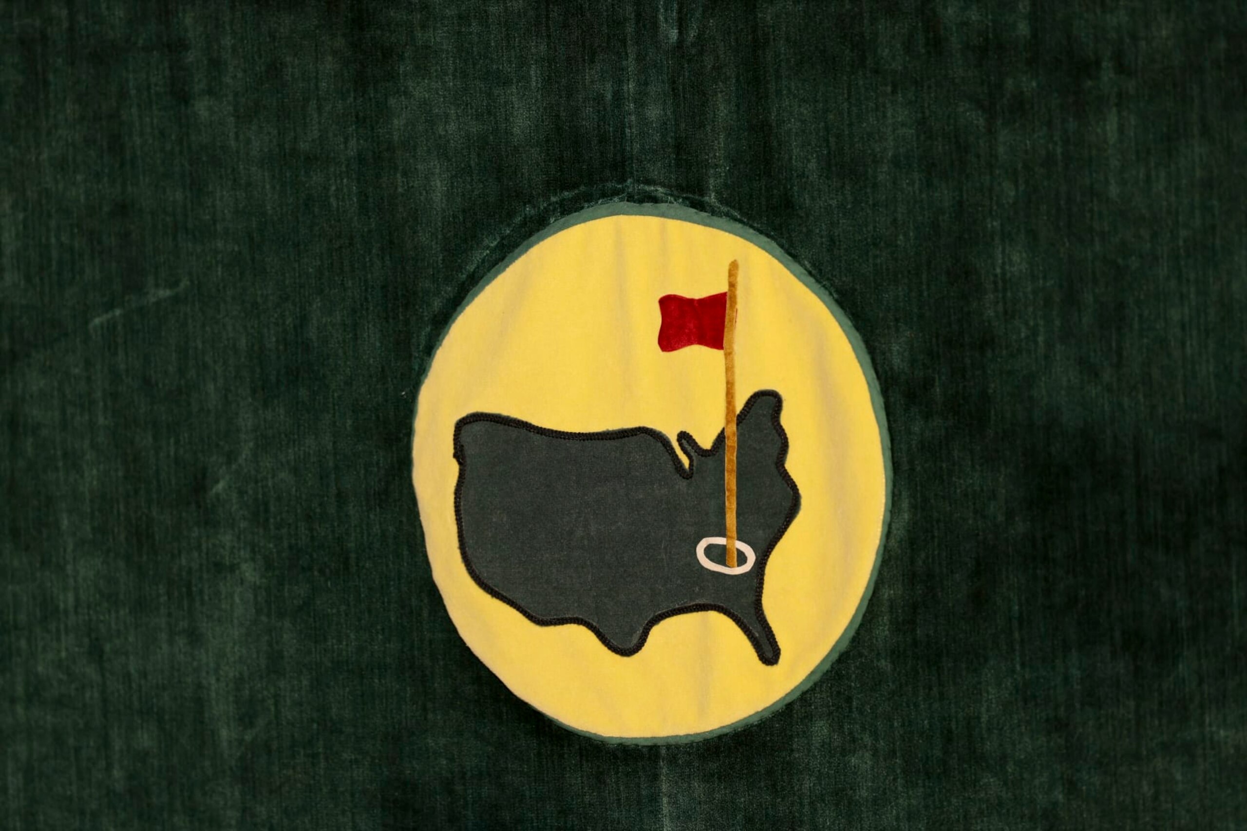 Golf: The Masters:  Closeup of Masters logo on Sunday at Augusta National.
Augusta, GA 4/10/2022
CREDIT: Simon Bruty (Photo by Simon Bruty/Sports Illustrated via Getty Images) 
(Set Number: X164005 TK4)