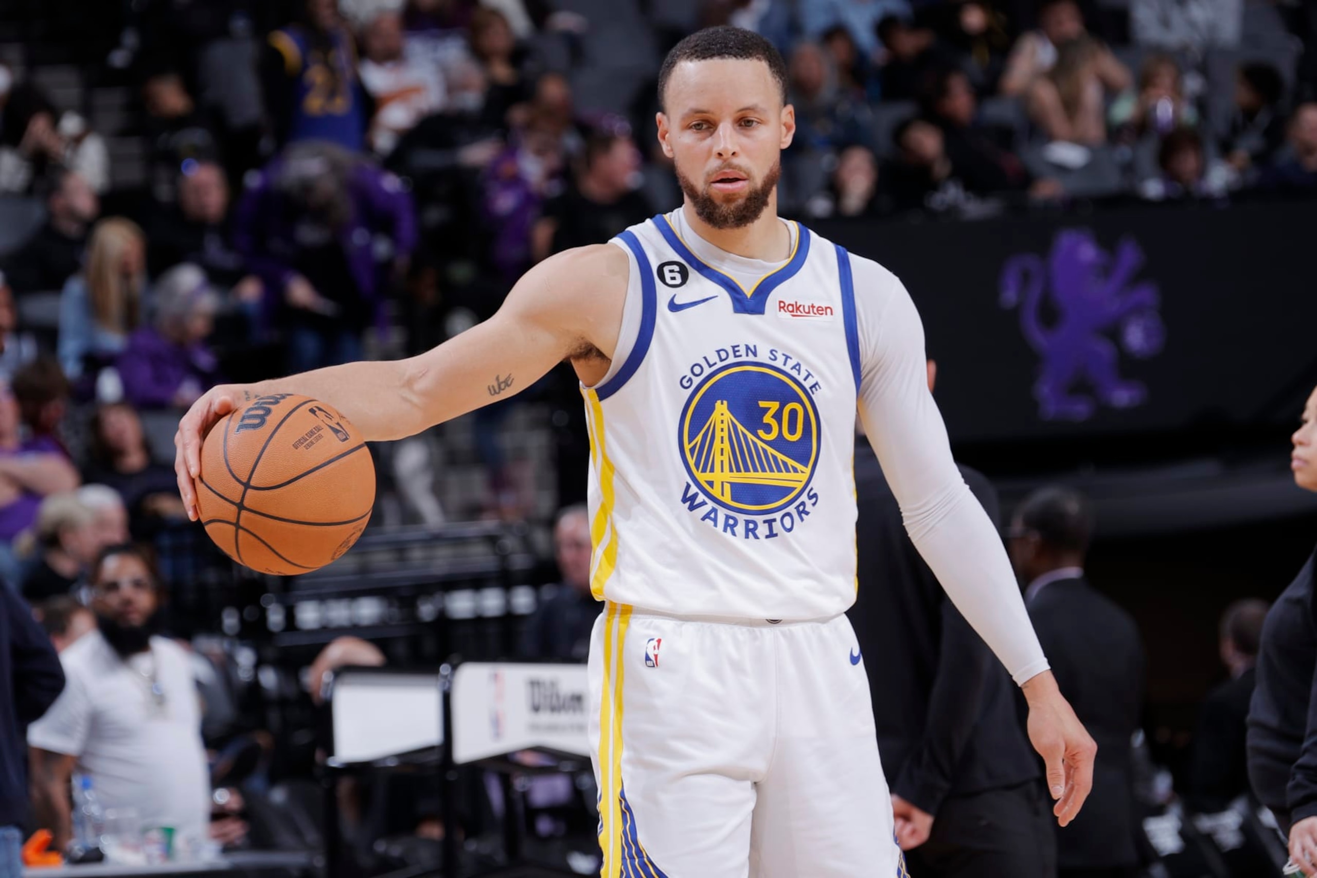 SACRAMENTO, CA - APRIL 7: Stephen Curry #30 of the Golden State Warriors dribbles the ball during the game against the Sacramento Kings on April 7, 2023 at Golden 1 Center in Sacramento, California. NOTE TO USER: User expressly acknowledges and agrees that, by downloading and or using this Photograph, user is consenting to the terms and conditions of the Getty Images License Agreement. Mandatory Copyright Notice: Copyright 2023 NBAE (Photo by Rocky Widner/NBAE via Getty Images) SACRAMENTO, CA - APRIL 7: Stephen Curry #30 of the Golden State Warriors dribbles the ball during the game against the Sacramento Kings on April 7, 2023 at Golden 1 Center in Sacramento, California. NOTE TO USER: User expressly acknowledges and agrees that, by downloading and or using this Photograph, user is consenting to the terms and conditions of the Getty Images License Agreement. Mandatory Copyright Notice: Copyright 2023 NBAE (Photo by Rocky Widner/NBAE via Getty Images)