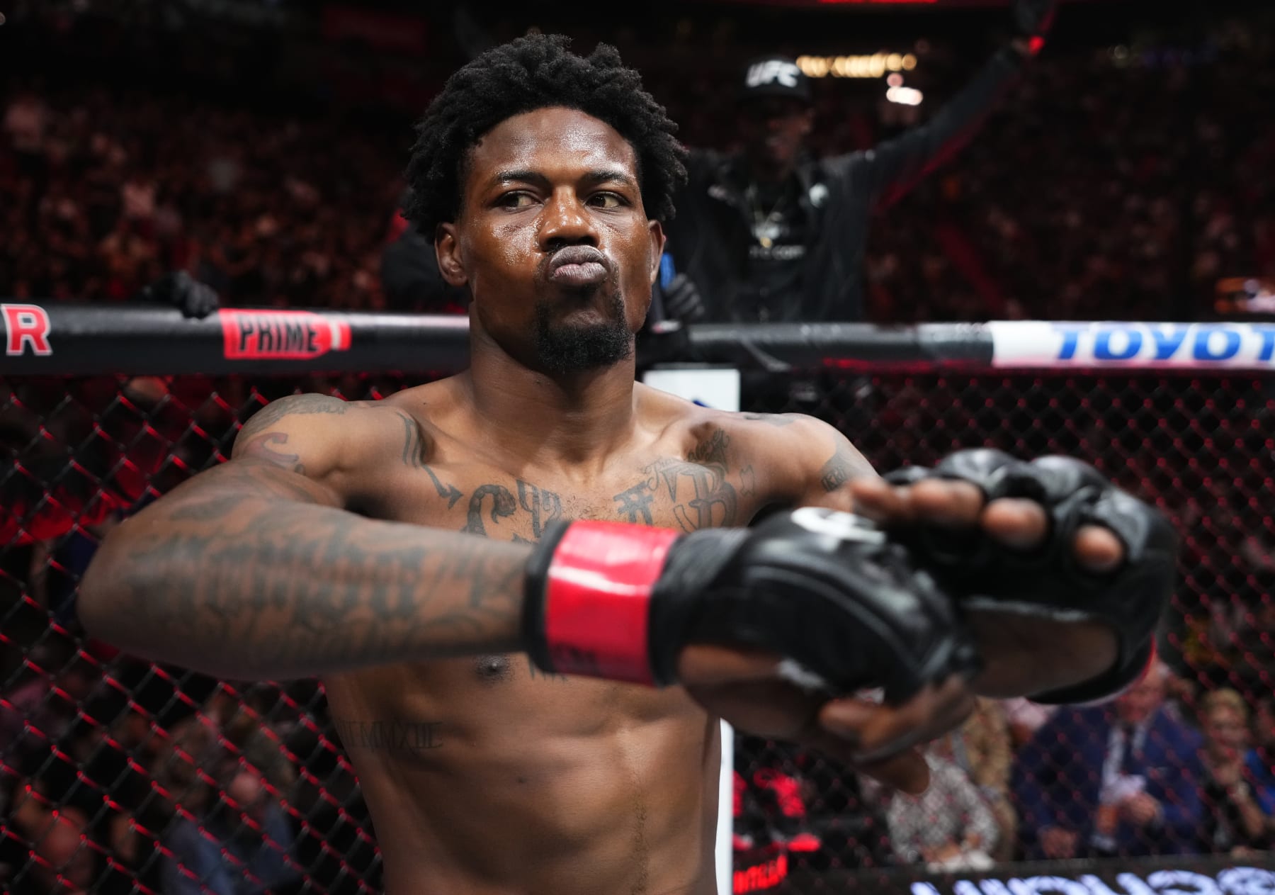 MIAMI, FLORIDA - APRIL 08: Kevin Holland prepares to face Santiago Ponzinibbio of Argentina in a welterweight fight during the UFC 287 event at Kaseya Center on April 08, 2023 in Miami, Florida. (Photo by Jeff Bottari/Zuffa LLC via Getty Images)