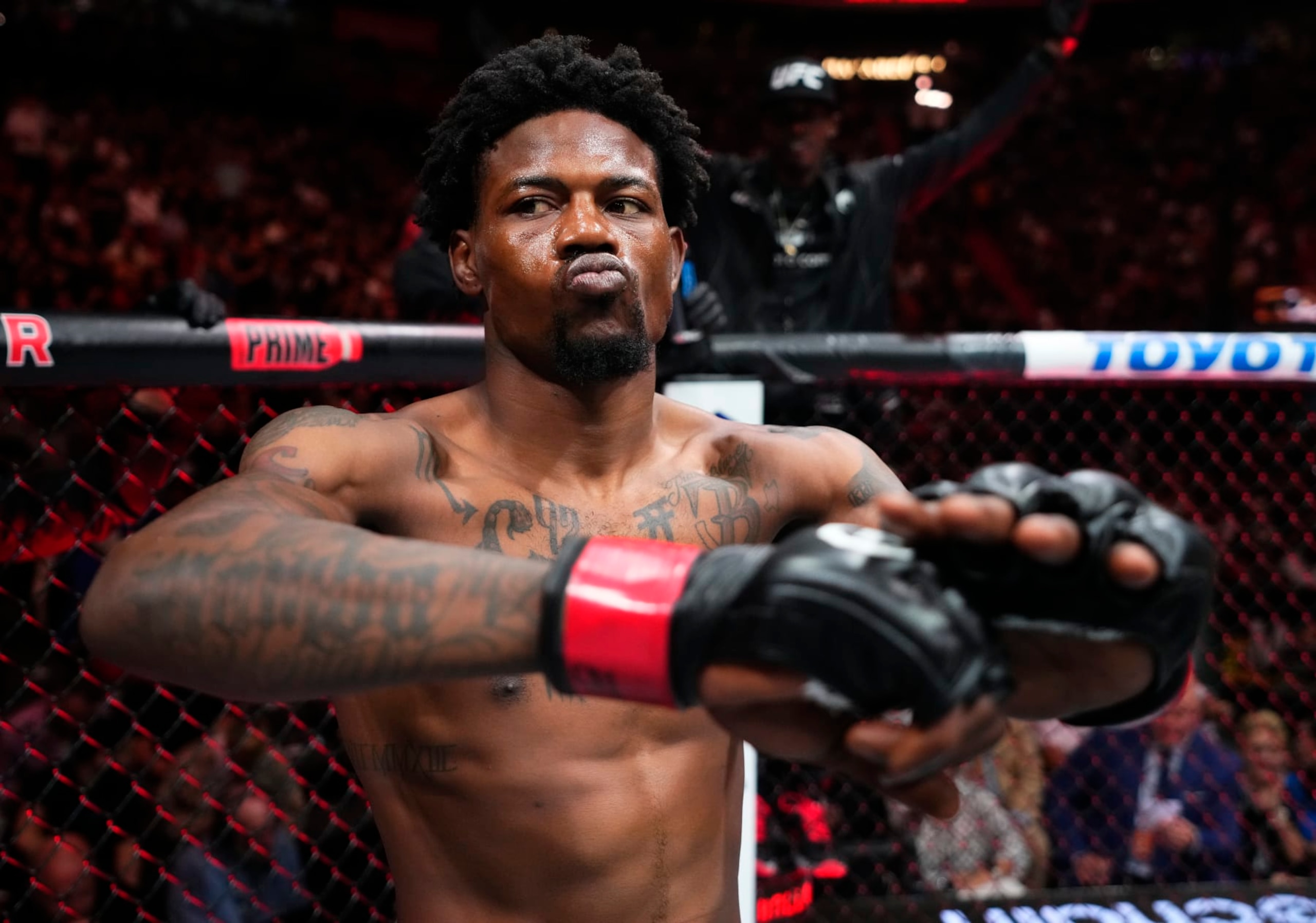 MIAMI, FLORIDA - APRIL 08: Kevin Holland prepares to face Santiago Ponzinibbio of Argentina in a welterweight fight during the UFC 287 event at Kaseya Center on April 08, 2023 in Miami, Florida. (Photo by Jeff Bottari/Zuffa LLC via Getty Images)