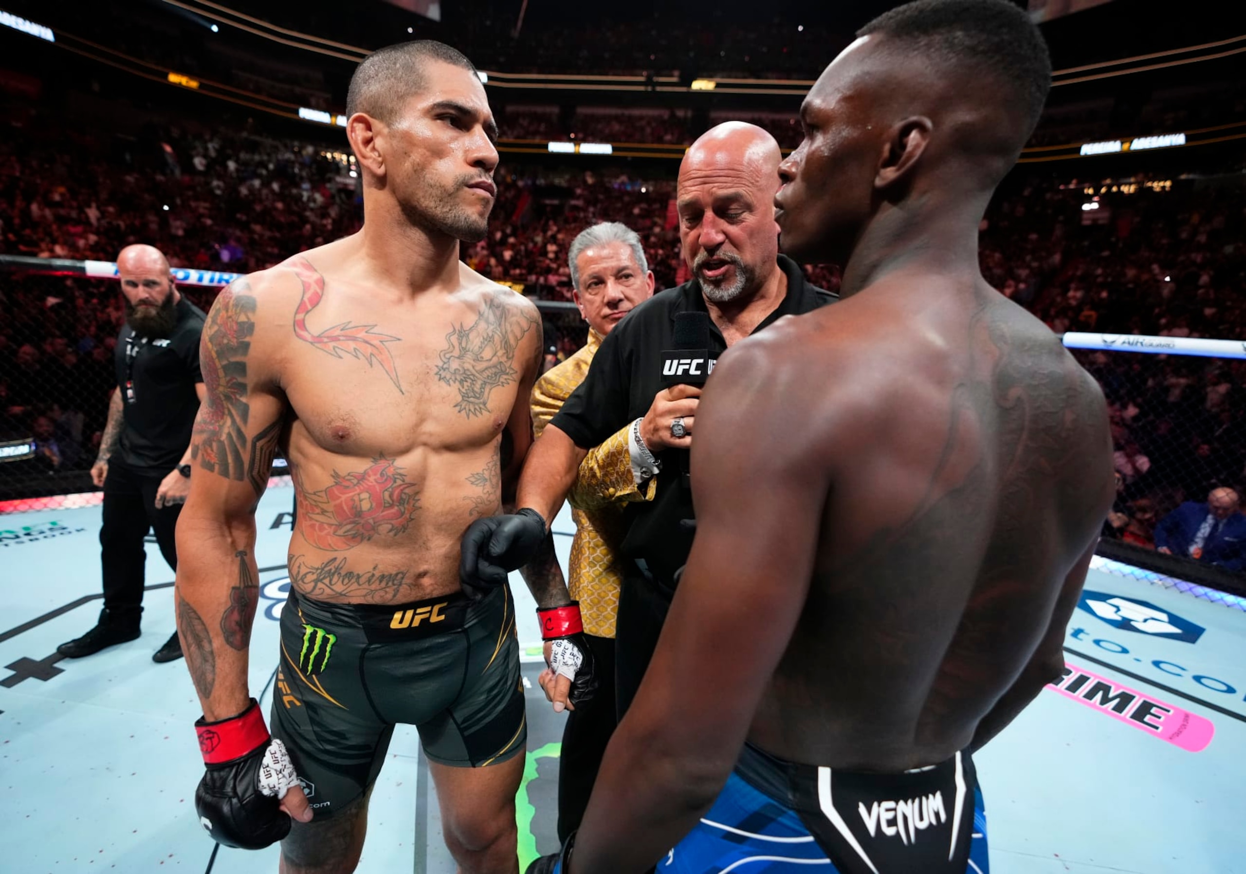 Alex Pereira (left) and Israel Adesanya