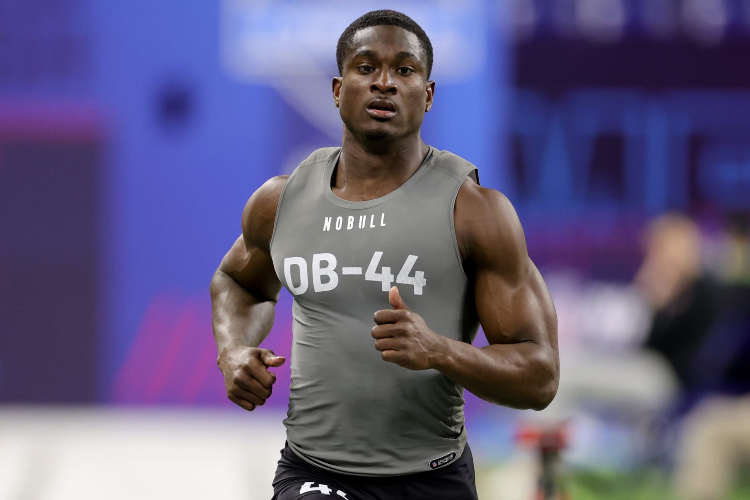 INDIANAPOLIS, INDIANA - MARCH 03: Defensive back Trey Dean of Florida participates in the 40-yard dash during the NFL Combine during the NFL Combine at Lucas Oil Stadium on March 03, 2023 in Indianapolis, Indiana. (Photo by Stacy Revere/Getty Images)