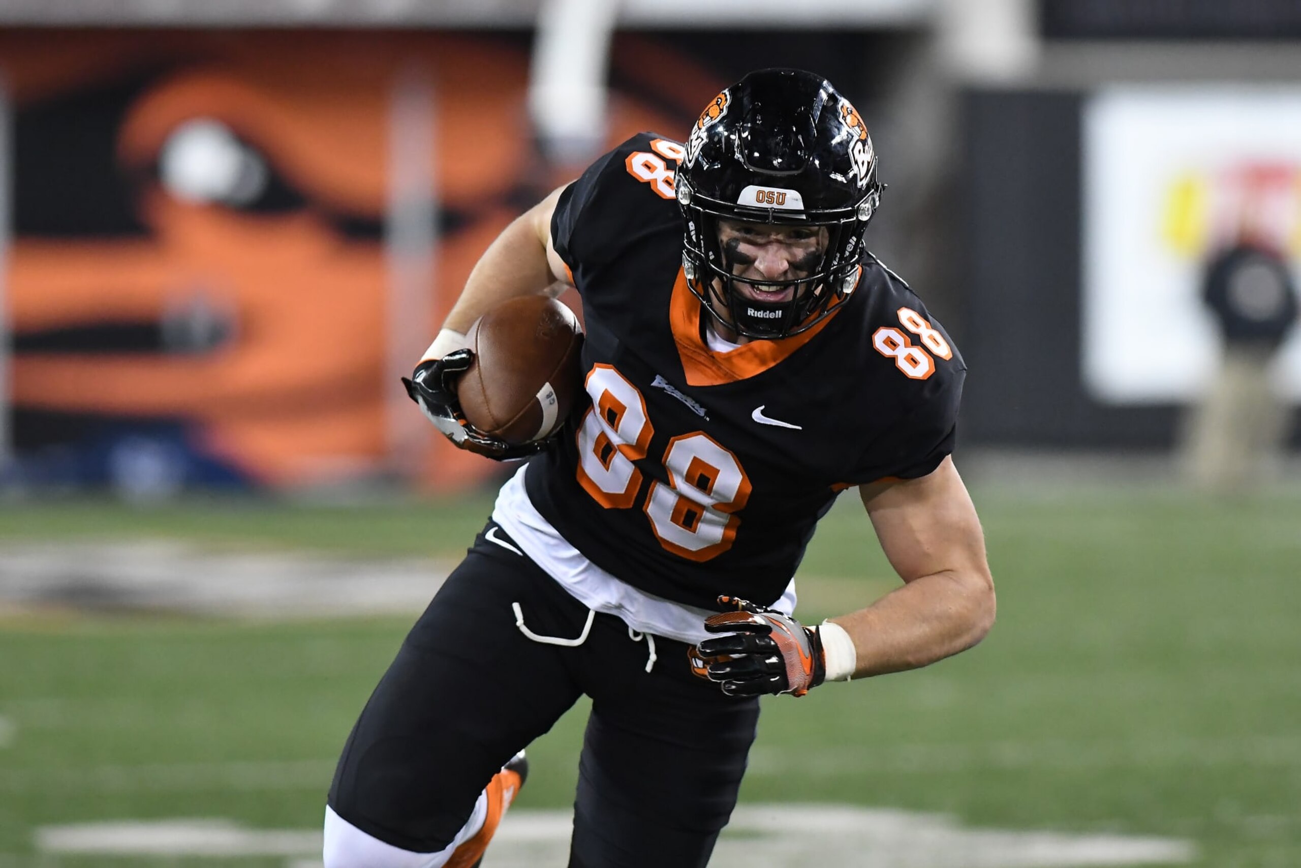 CORVALLIS, OR - NOVEMBER 20: Oregon State Beavers TE Luke Musgrave (88) turns up field after a making a catch during a PAC-12 conference football game between the Arizona State Sun Devils and Oregon State Beavers on November 20, 2021 at Reser Stadium in Corvallis, Oregon. (Photo by Brian Murphy/Icon Sportswire via Getty Images) CORVALLIS, OR - NOVEMBER 20: Oregon State Beavers TE Luke Musgrave (88) turns up field after a making a catch during a PAC-12 conference football game between the Arizona State Sun Devils and Oregon State Beavers on November 20, 2021 at Reser Stadium in Corvallis, Oregon. (Photo by Brian Murphy/Icon Sportswire via Getty Images)