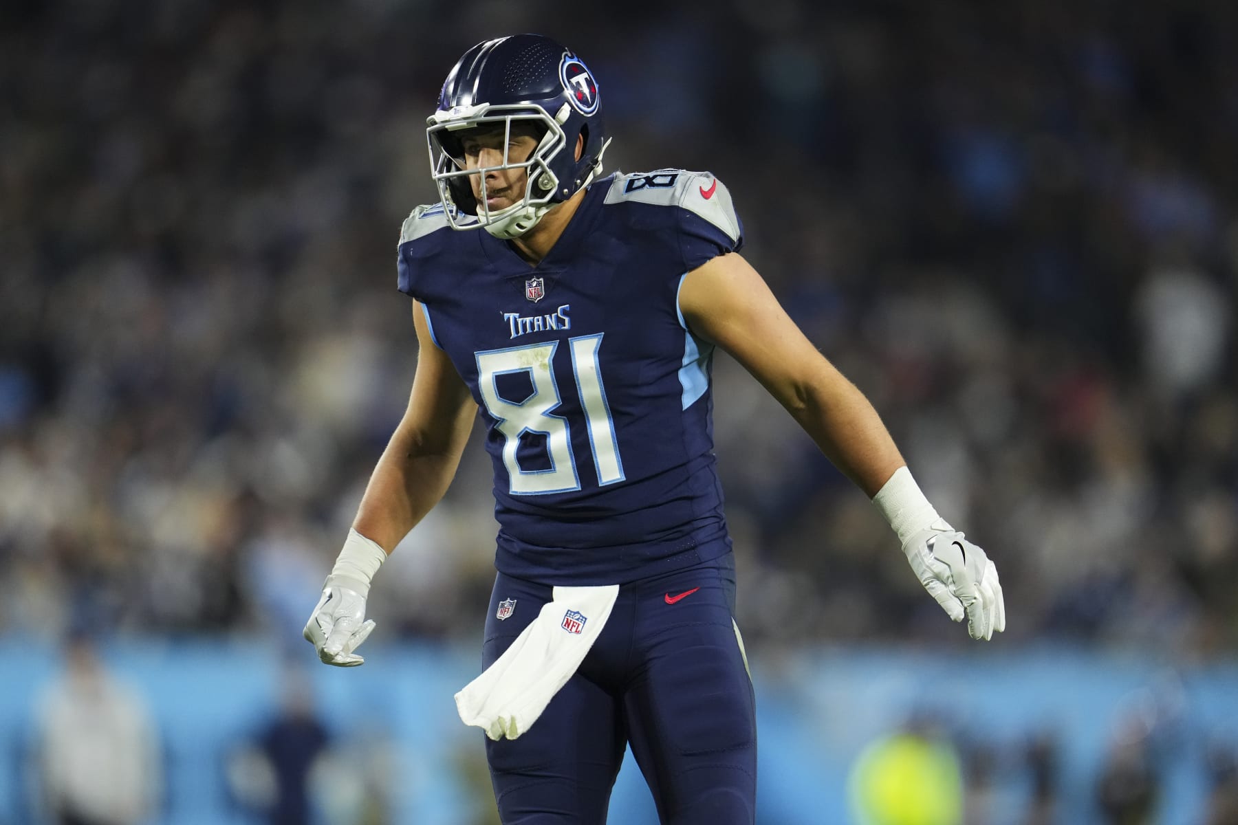 NASHVILLE, TN - DECEMBER 29: Austin Hooper #81 of the Tennessee Titans gets set against the Dallas Cowboys at Nissan Stadium on December 29, 2022 in Nashville, Tennessee. (Photo by Cooper Neill/Getty Images)